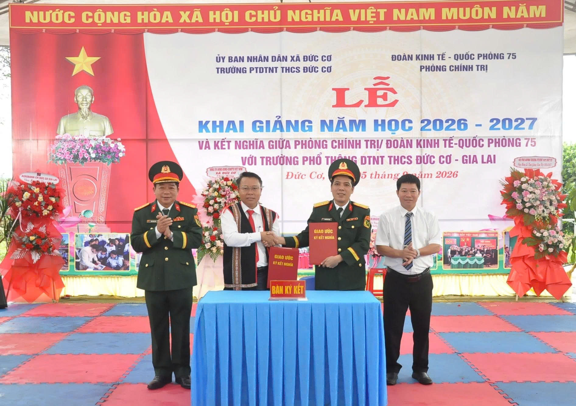Đoàn KT-QP 75 đồng hành cùng sự nghiệp giáo dục nơi biên giới
