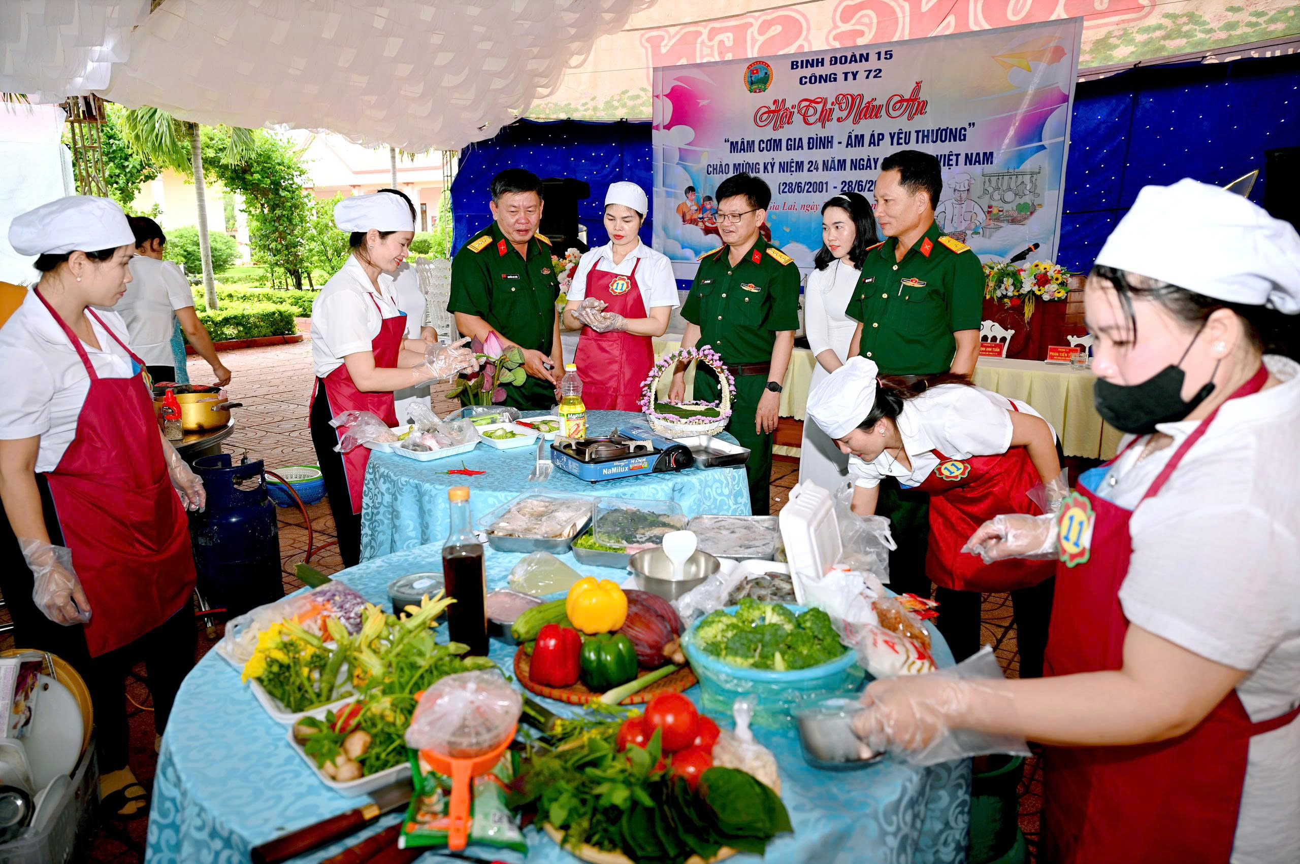 Sắc màu ẩm thực và yêu thương tại Hội thi “Mâm cơm gia đình” Công ty 72