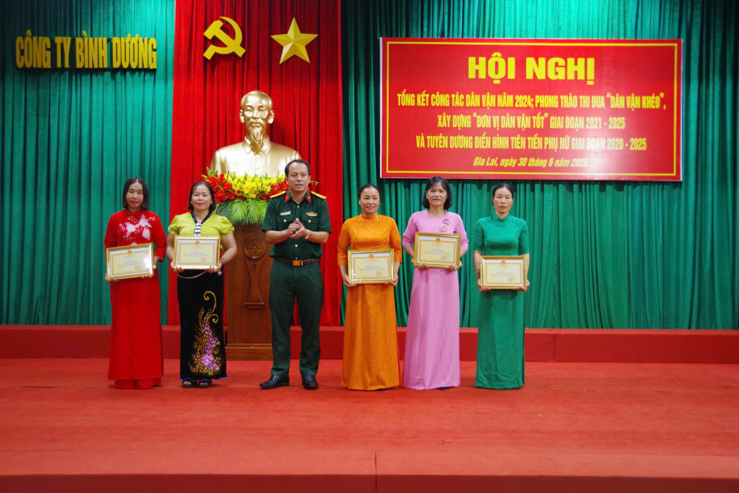 gen-h-z6757981649878_eaecc0f0ec1f925248b5be5f67e7cb1e