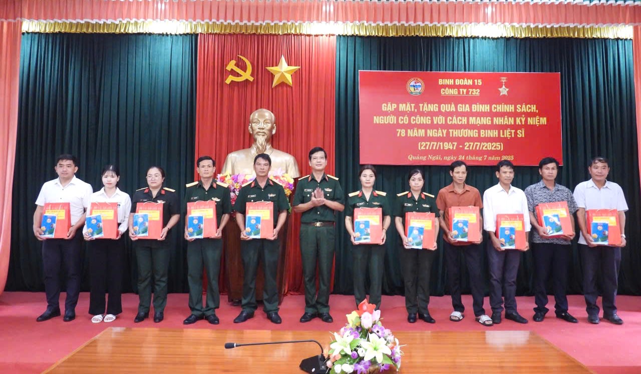 Gặp mặt, tri ân các gia đình chính sách và người lao động tại Công ty 732