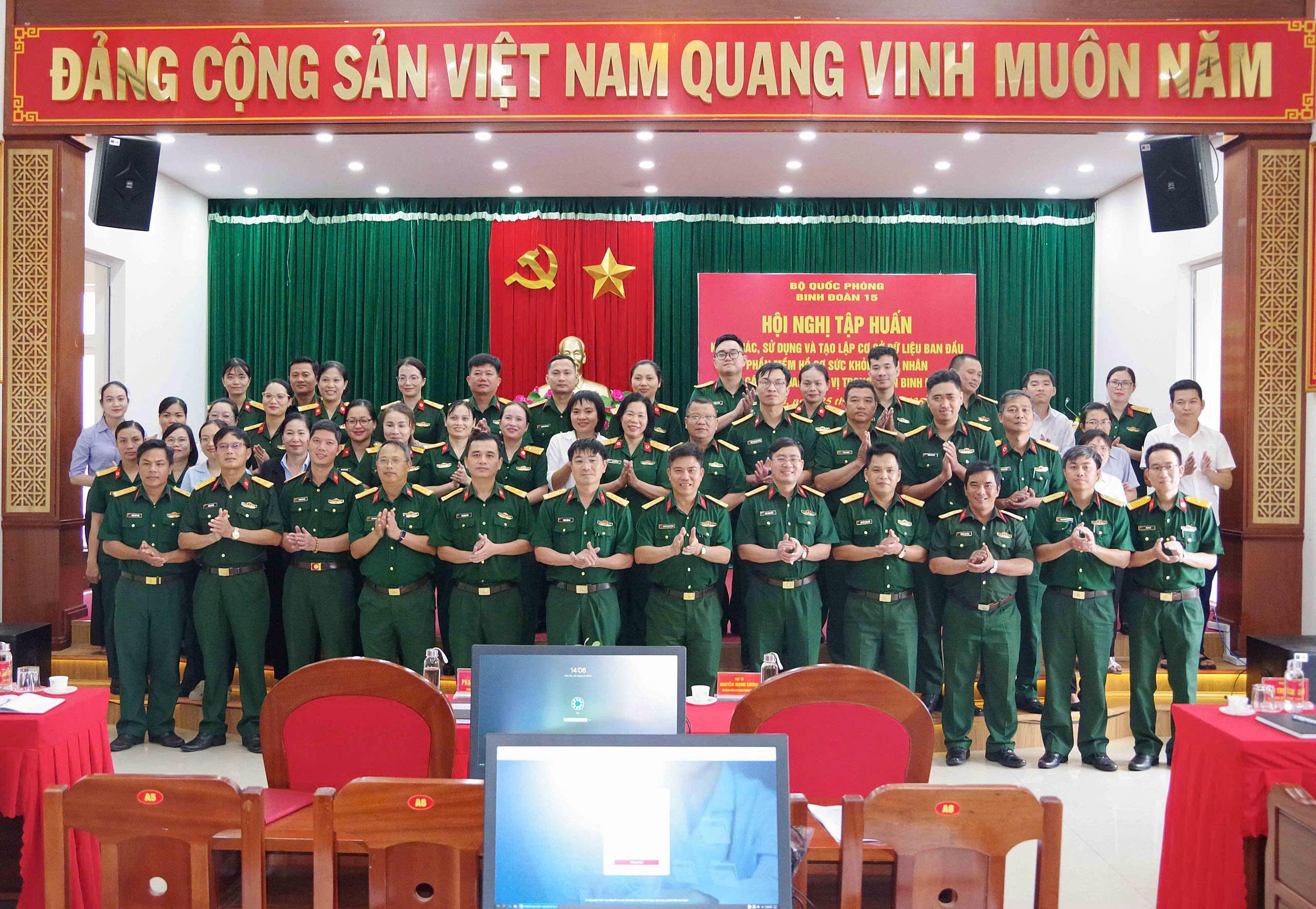 gen-h-z6943162269448_cb4f614c14be39a1493a1e33b824b8d2