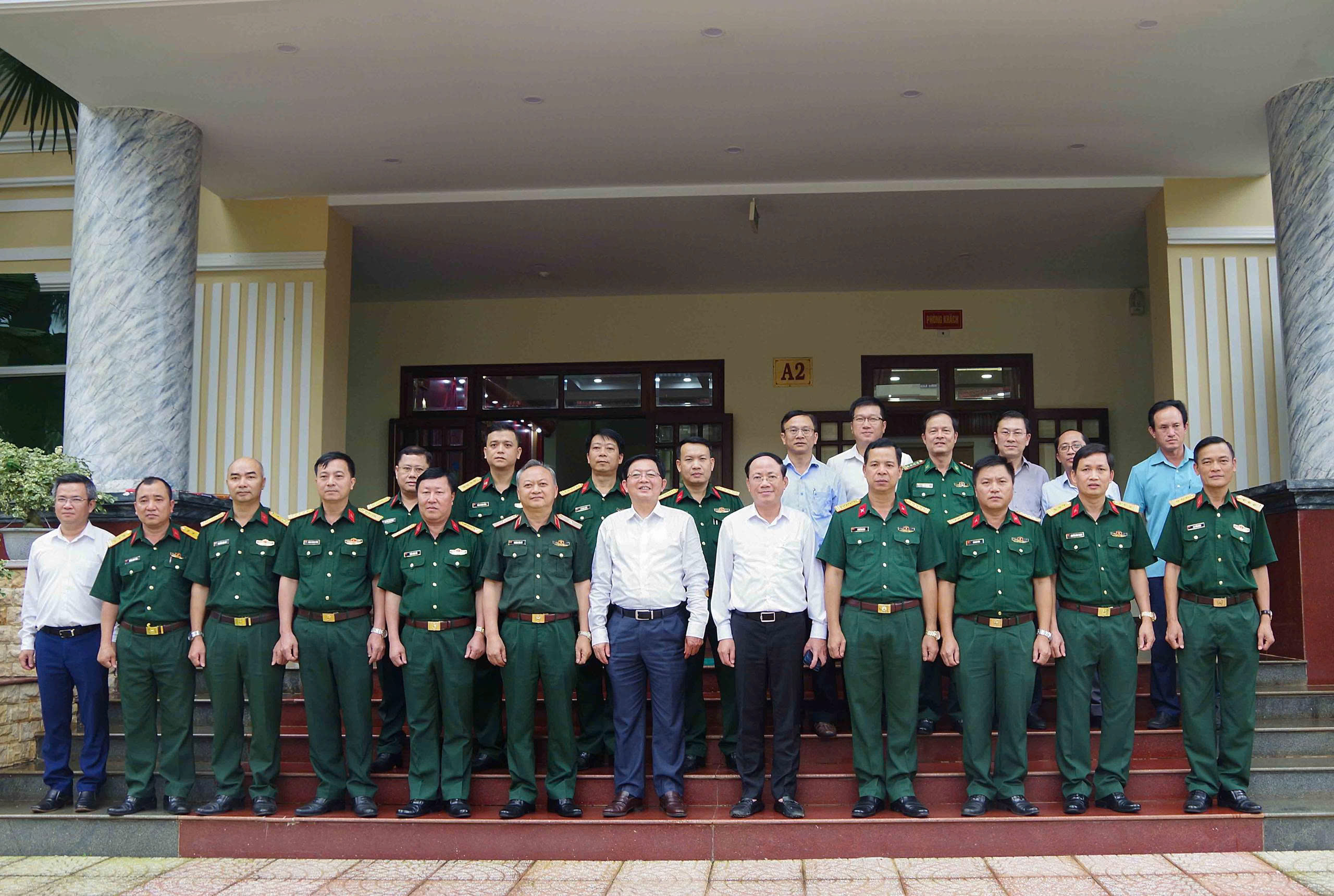 Bí thư Tỉnh ủy Gia Lai Hồ Quốc Dũng làm việc với Binh đoàn 15