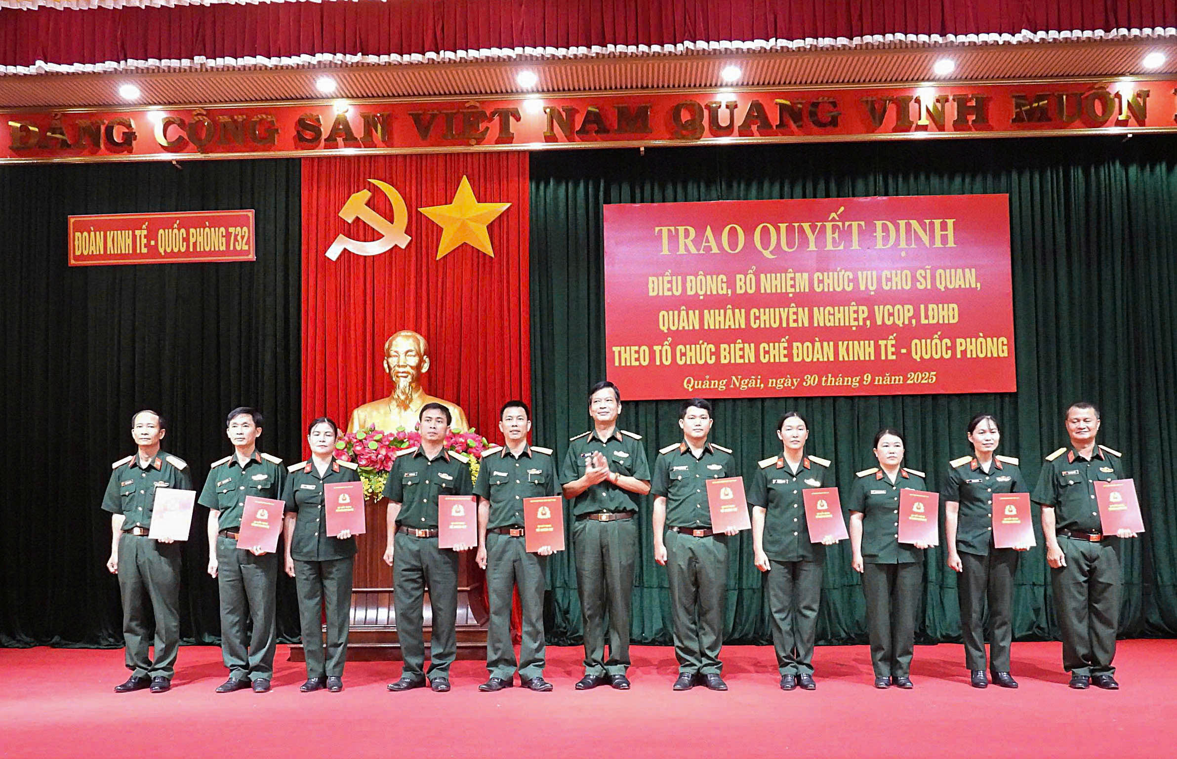 gen-h-z7079267331013_aa0991e39c864c24207a093d2e76a3f3