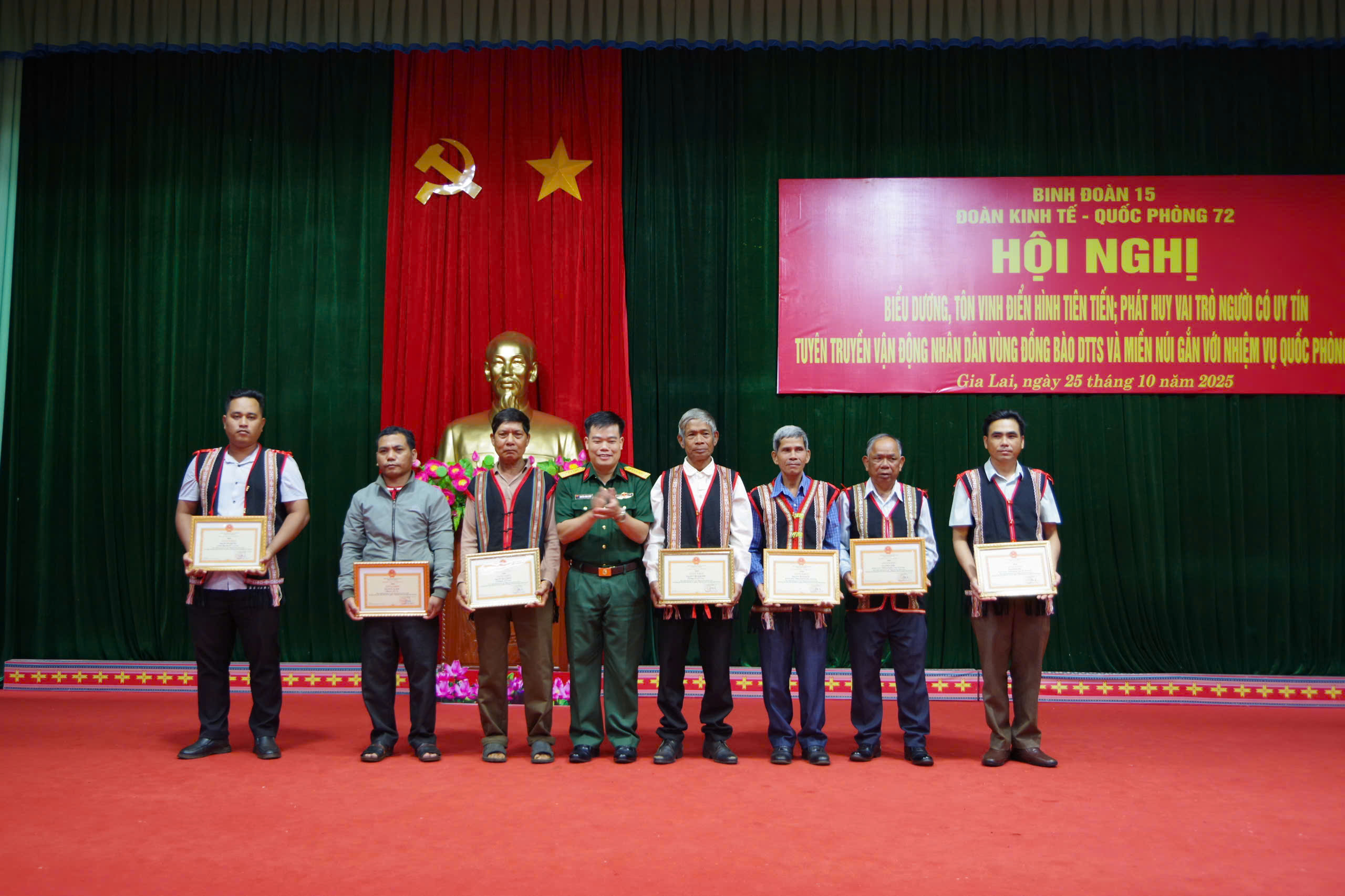 gen-h-z7154544065853_267629efe9f44556fc9a8d27fe232511