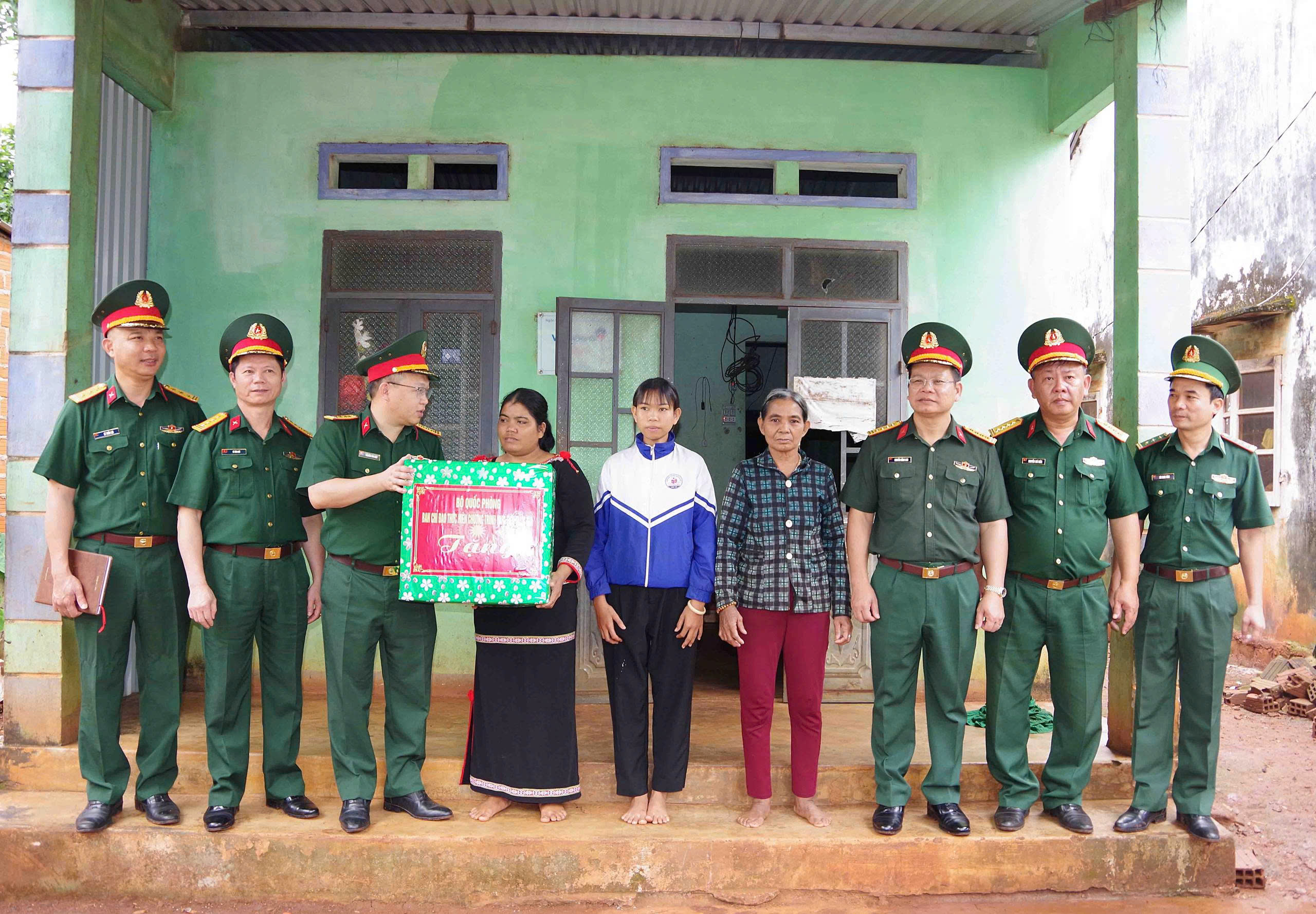 gen-h-z7161896981288_76189cea8e88226b3a8fae0fe062c819