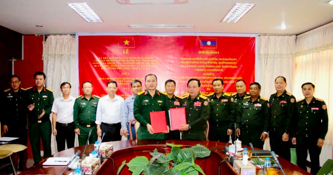 Công ty Hợp tác kinh tế 385 (Binh đoàn 15) tham gia hợp tác xây dựng 3 cụm bản dọc tuyến biên giới Lào - Việt Nam