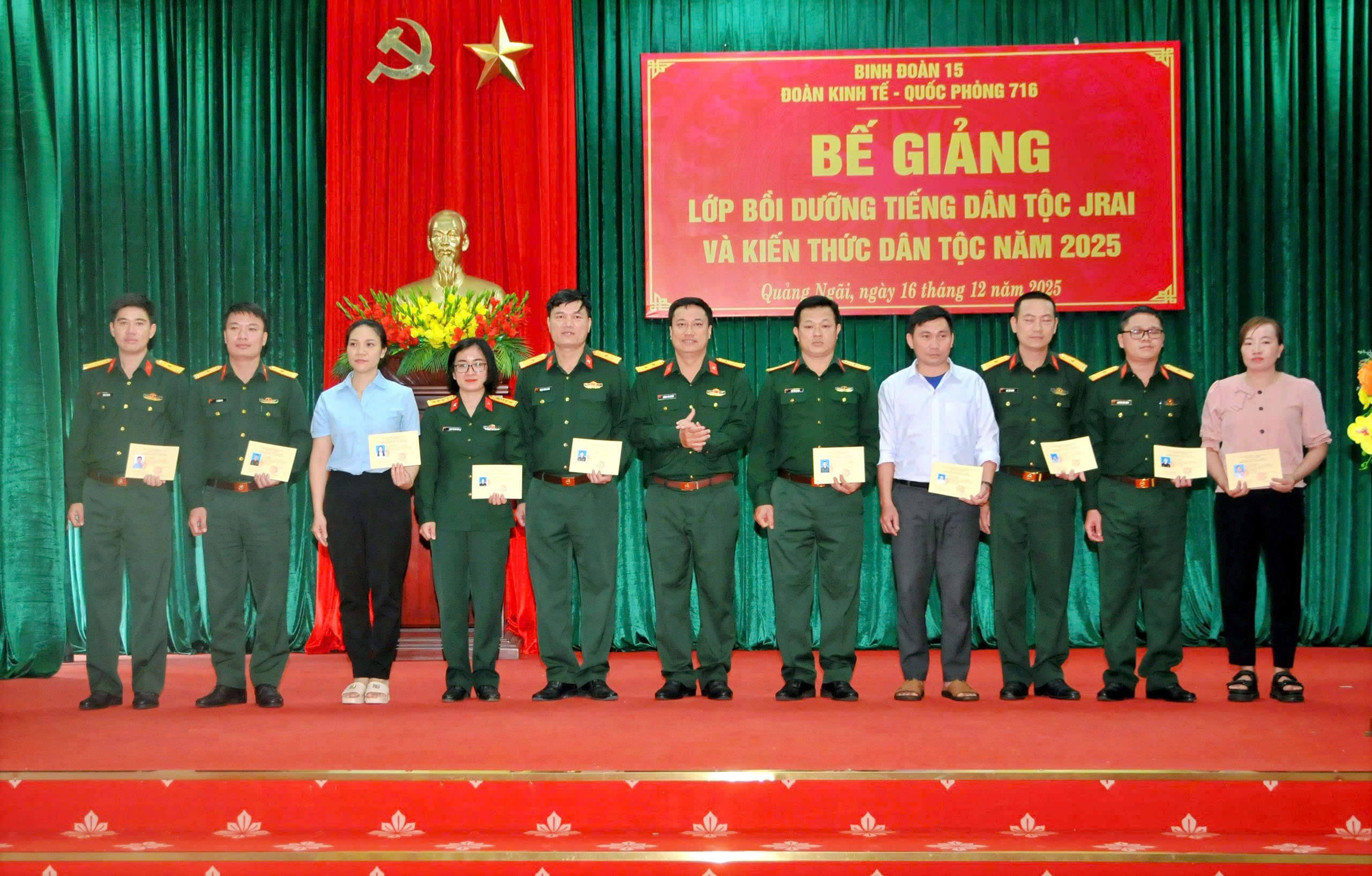 Đoàn KT-QP 716 bế giảng lớp bồi dưỡng tiếng Jrai và kiến thức dân tộc năm 2025