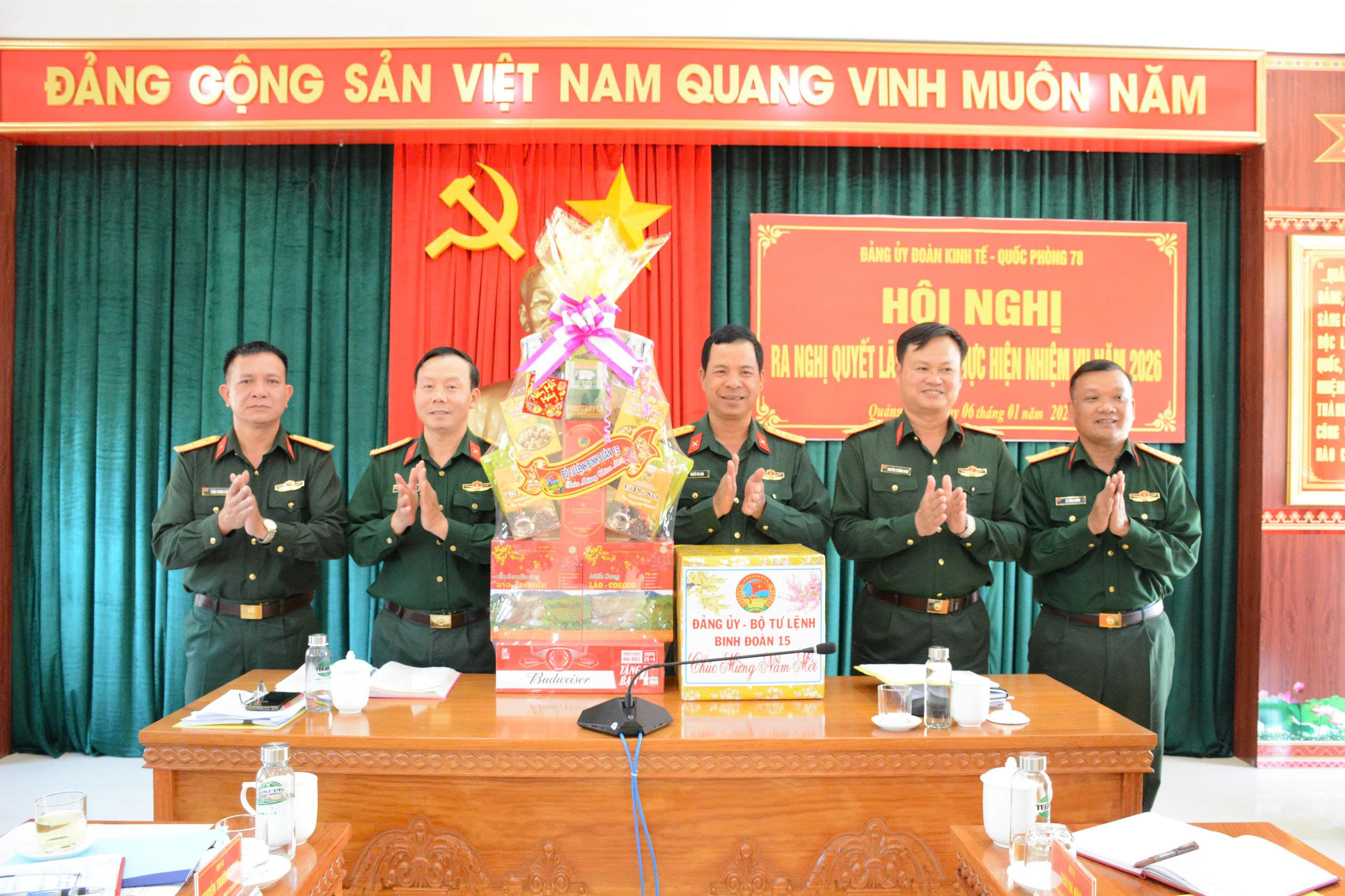 gen-h-z7403458527692_607078cf7d065b79a3475173cd5aa5f6