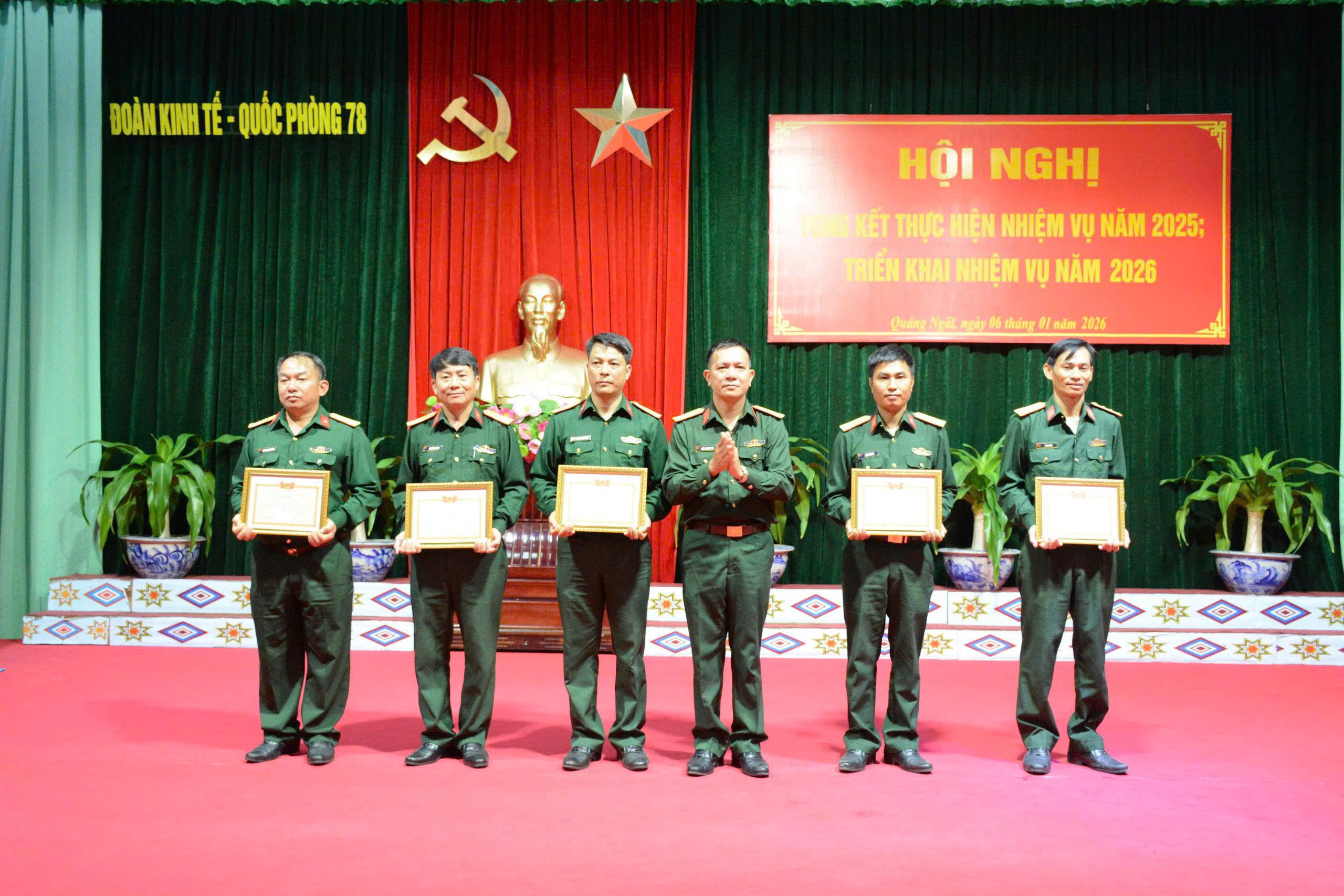 gen-h-z7403460172553_904fcea65619bbc55872c724c3be71ea