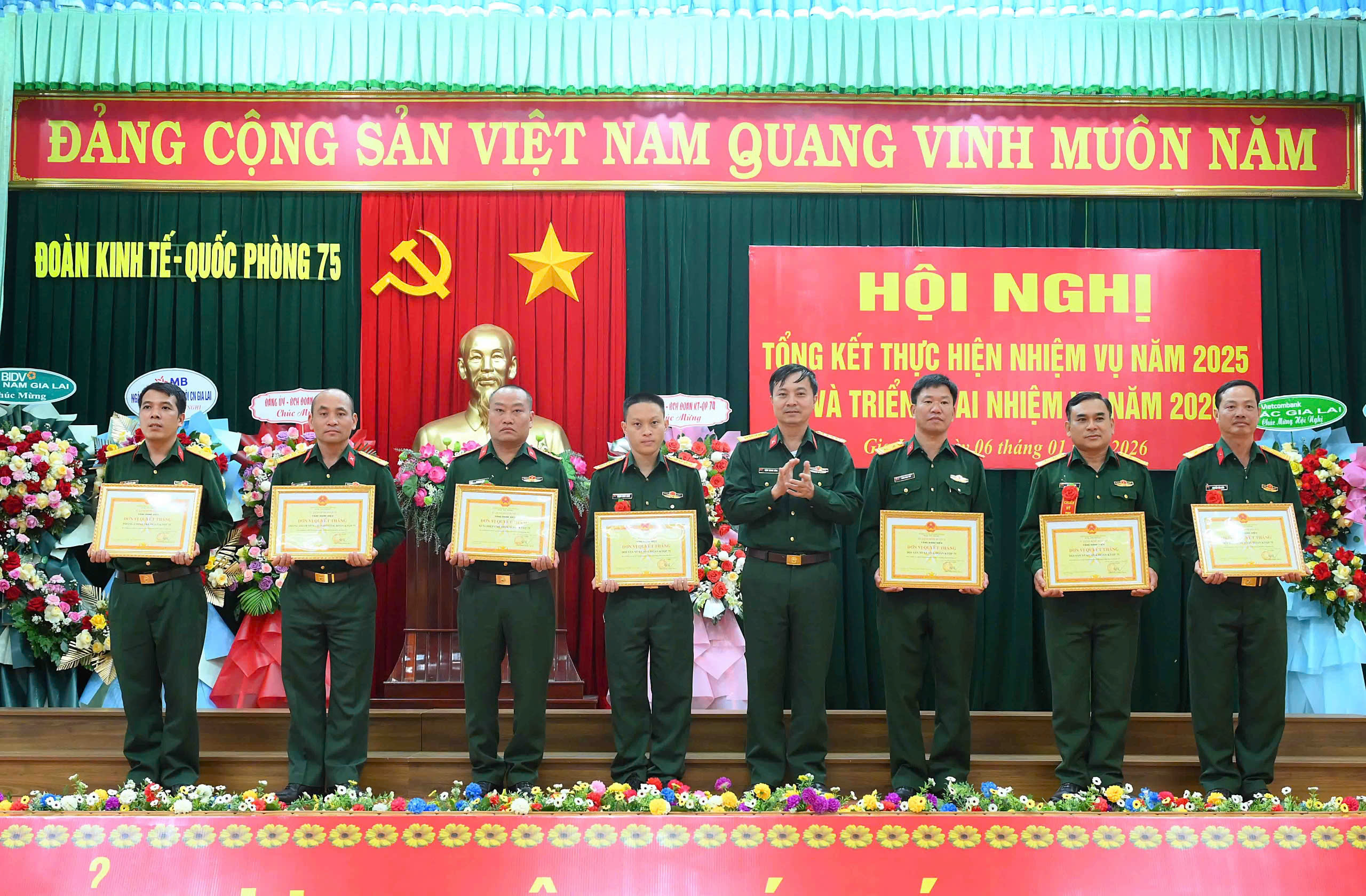 gen-h-z7403613908858_dcad6ed230a87e459cb20c881a193092