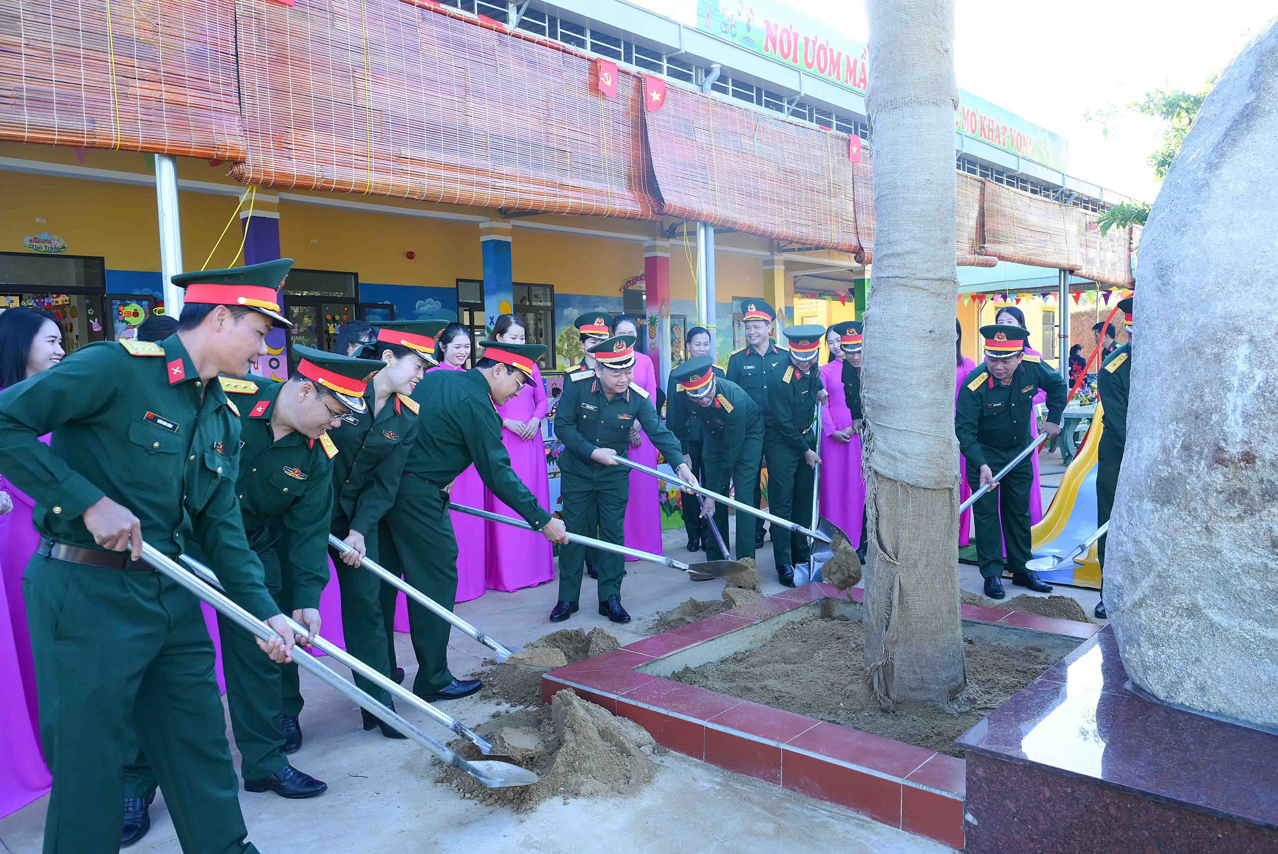 gen-h-z7403615320920_17f88b7c33c13da079bc8958e559298b