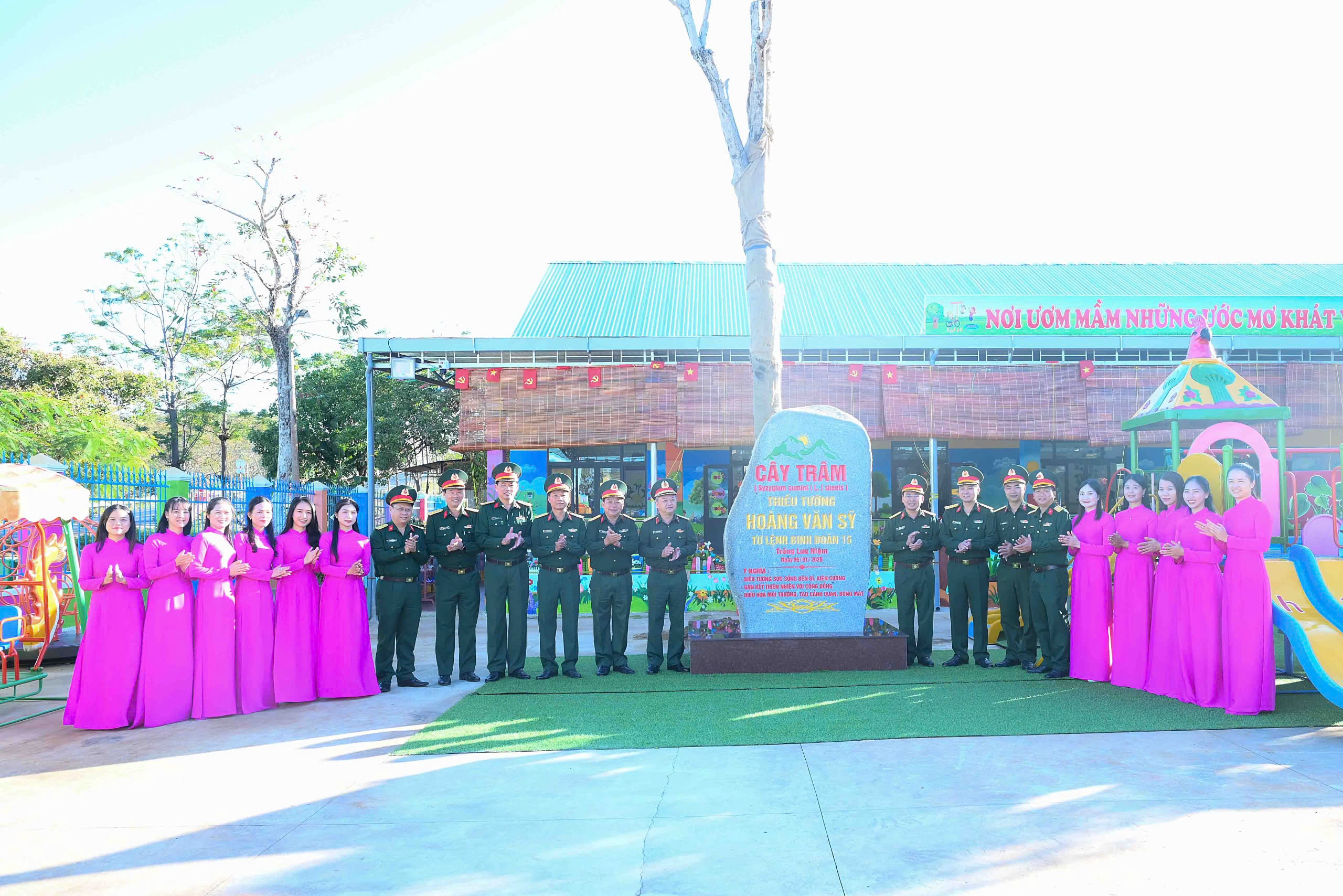 gen-h-z7403615414766_210de58173b122a3cdbfca089e0e74c1