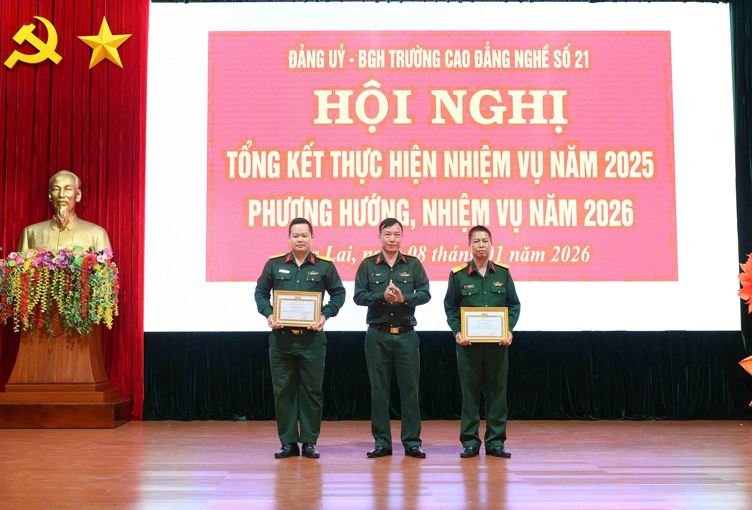 gen-h-z7410441831146_281b68a2e0ffeb17a3c865e39119dd58