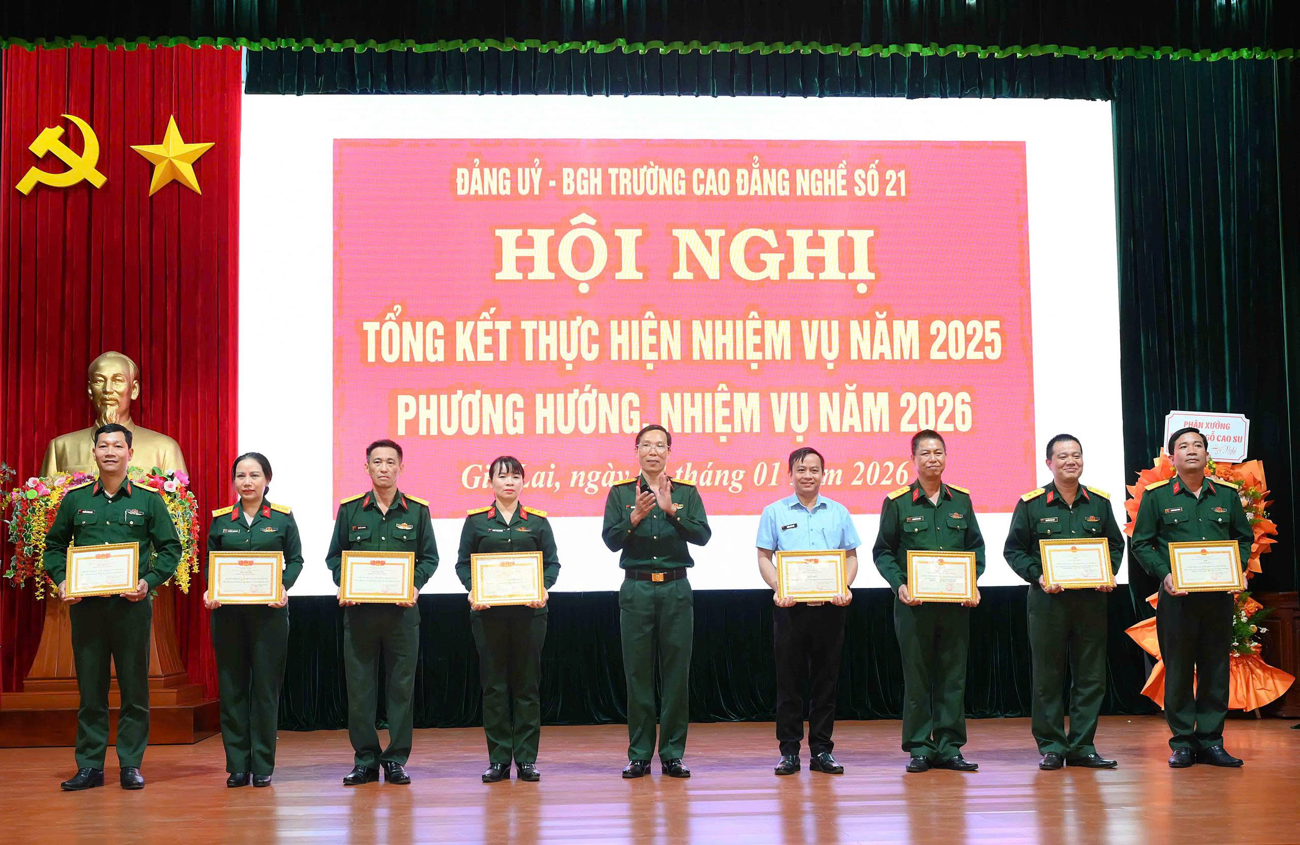 gen-h-z7410441913699_49efa8aced14085b6f60033843e42415