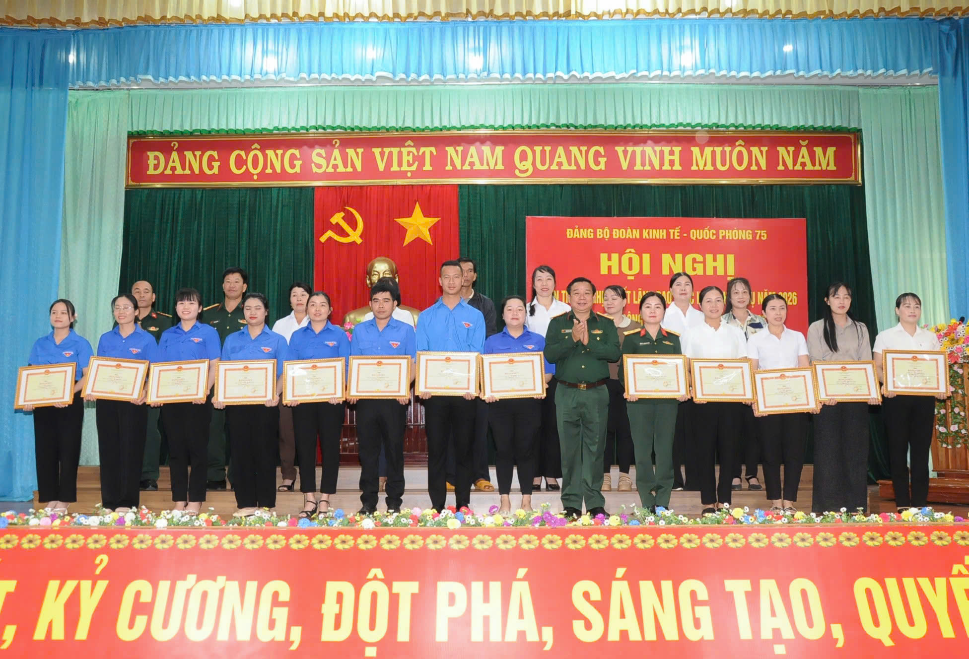 gen-h-z7416706028324_d86c69f696cf499c71fdfa7d19e227bb