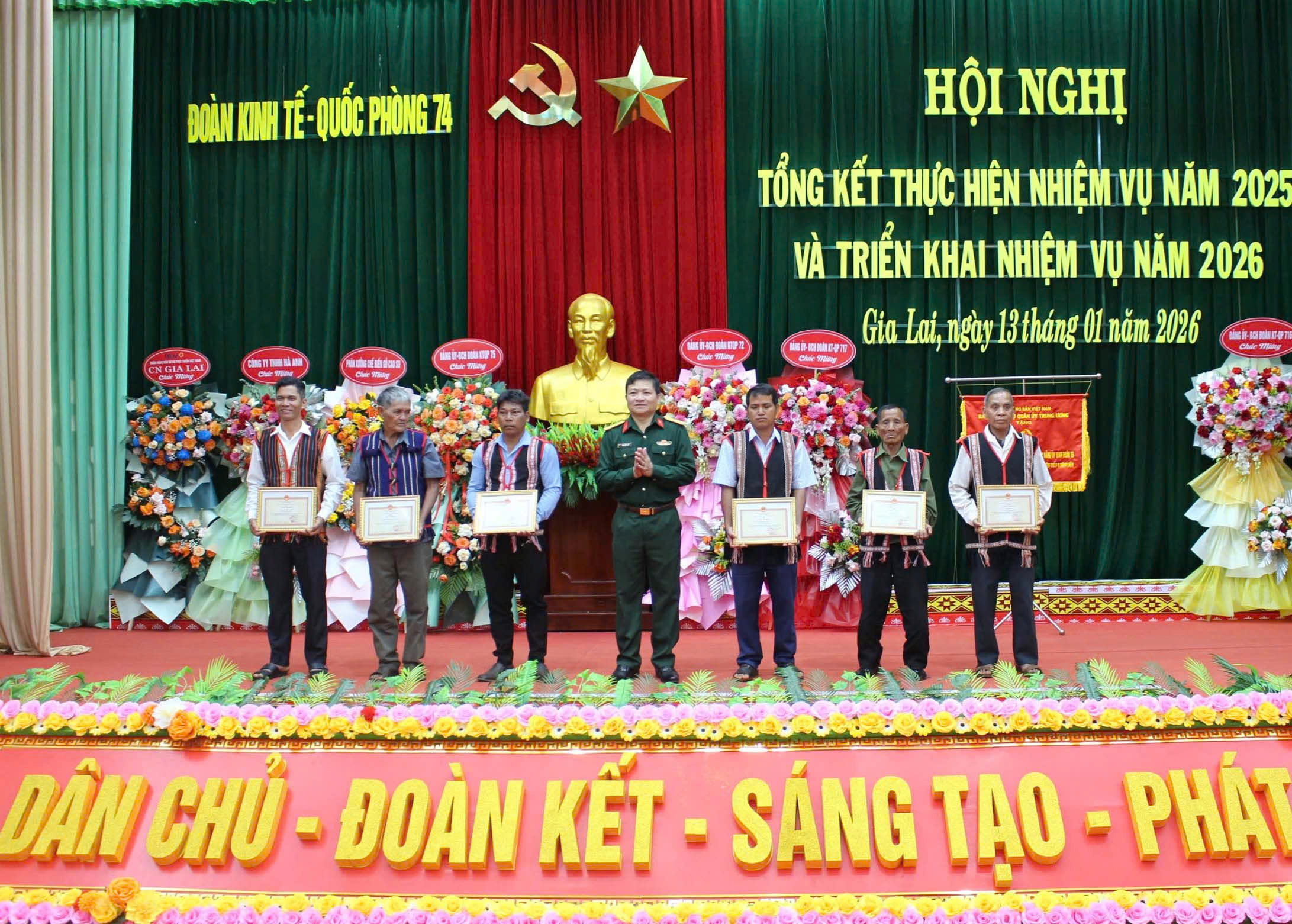 gen-h-z7426948416600_754a36e8a3d8253fedf81c088fd820c5