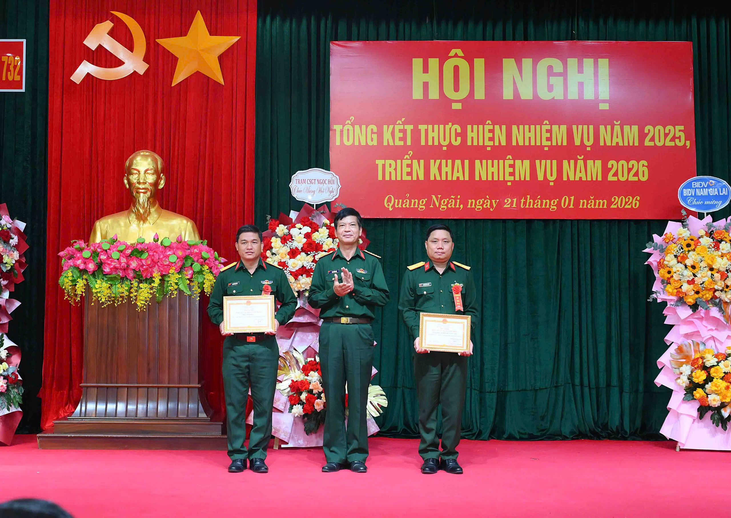 gen-h-z7453896177608_fa685a1a217e46aad1148ecb3e192ab2