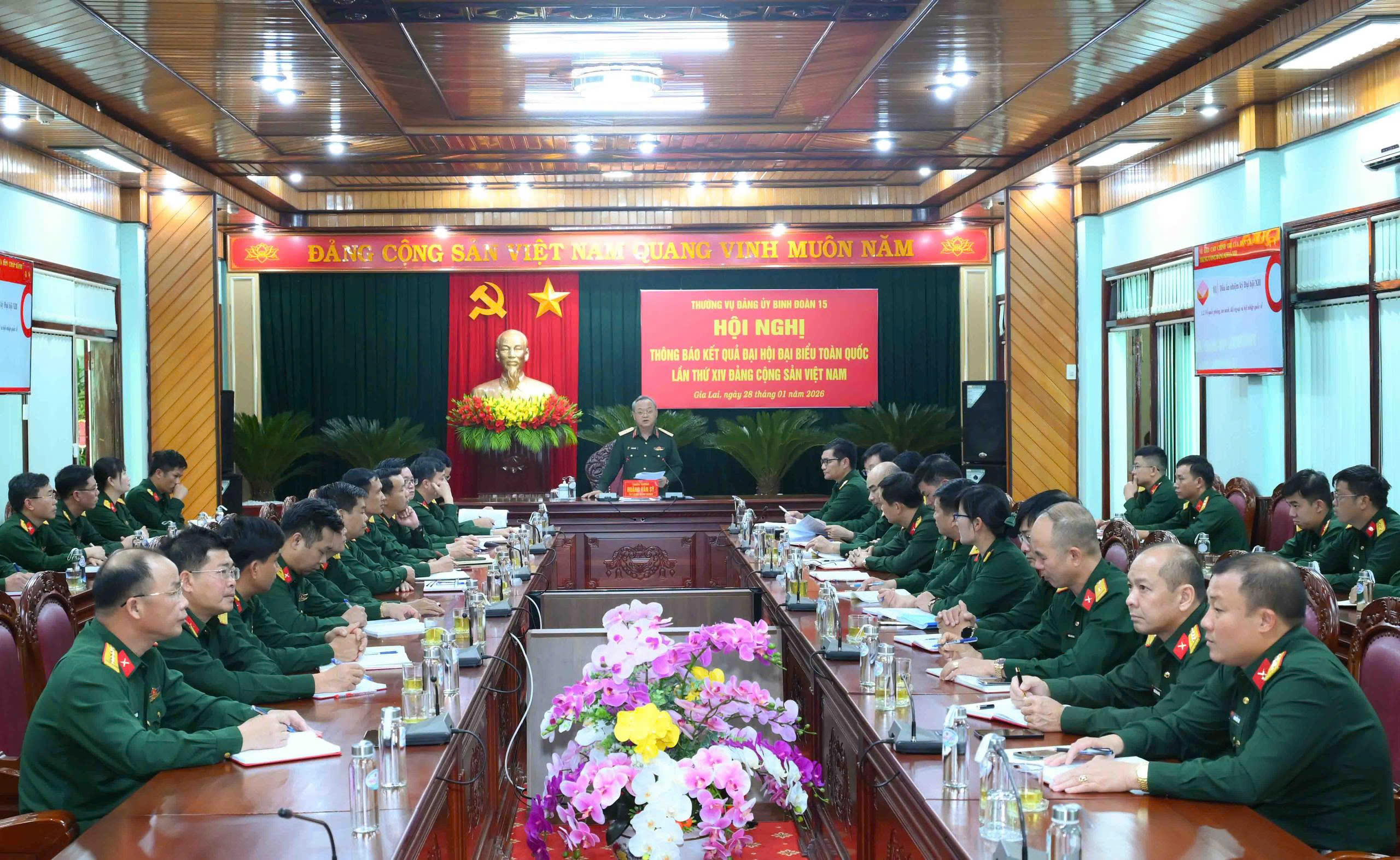 gen-h-z7476747131826_9c31a871afc7e8c2c095438f5a53e6b5