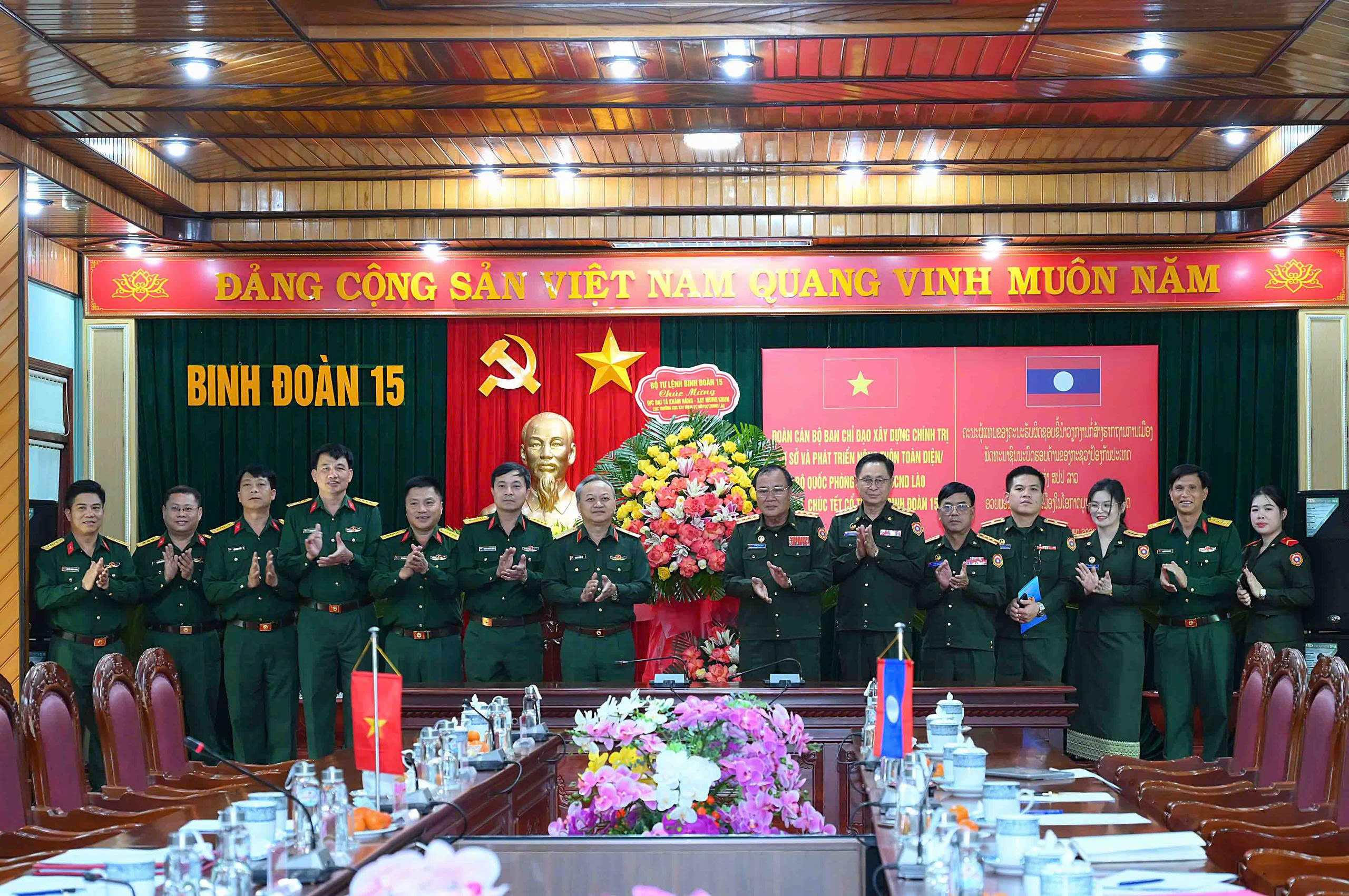 gen-h-z7504399243526_9376bc86f560dd84ebff1d557d8f80af