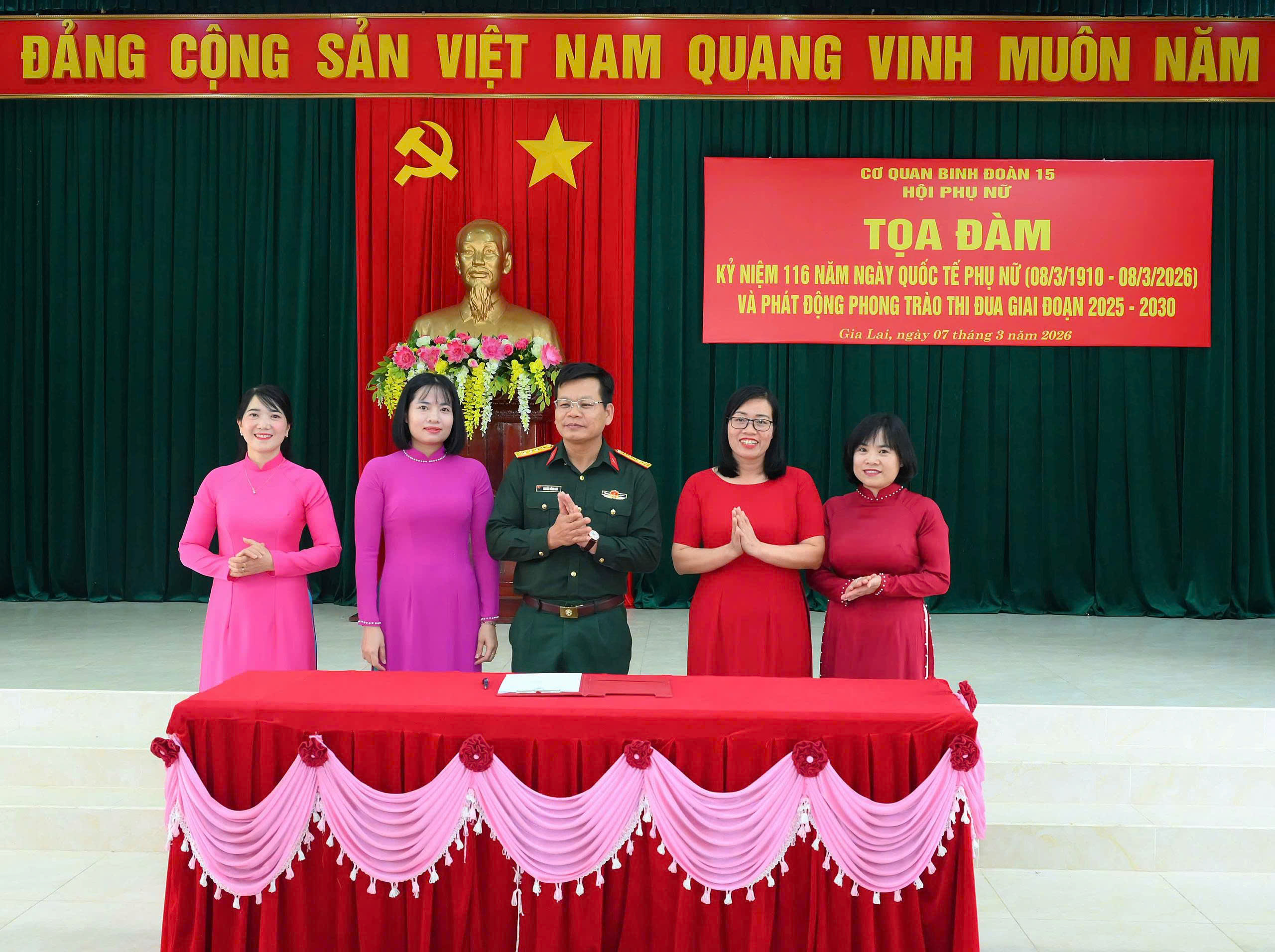 gen-h-z7596090448311_54bdffc0a8540c5365442d9fda16c3c4