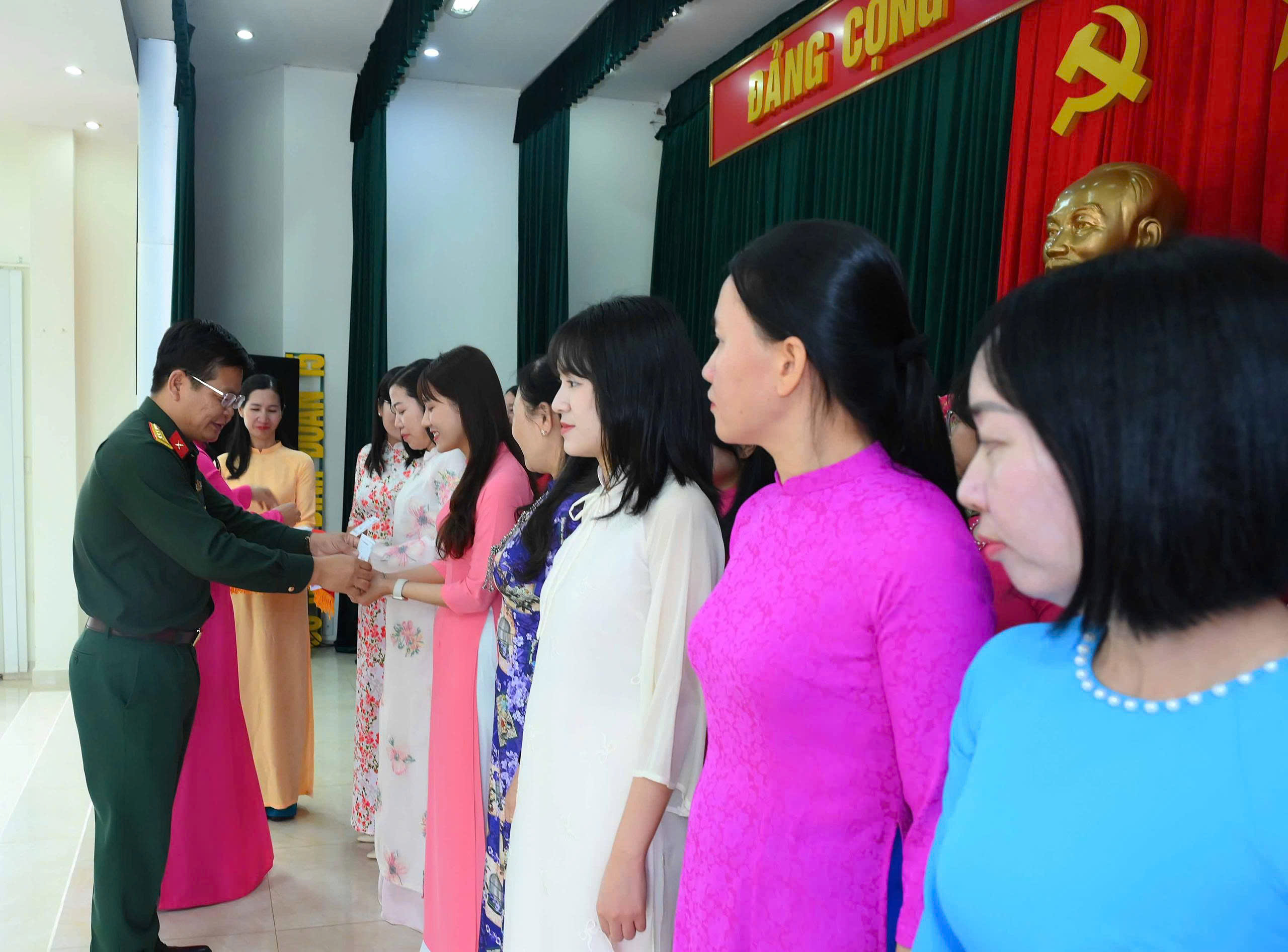 gen-h-z7596090596237_977a86a2cfaf3a4fec8aa159812e541e