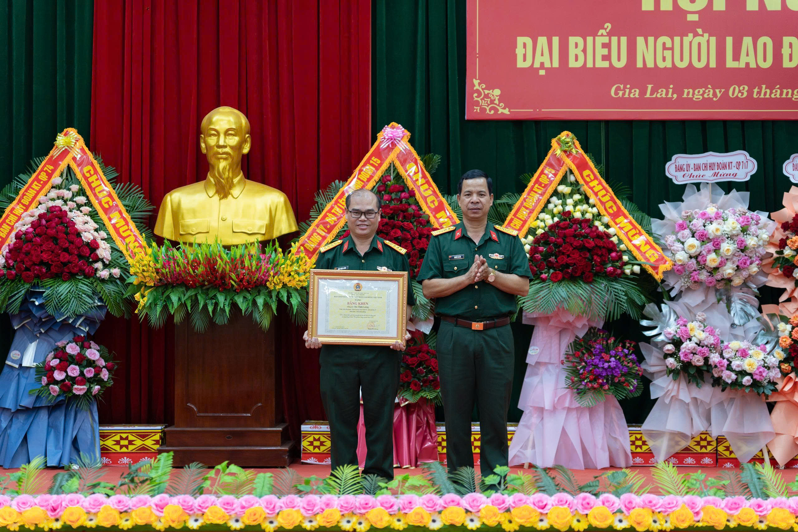 gen-h-z7687947545589_509ad75fda56ca5f75375be7dde25e6e