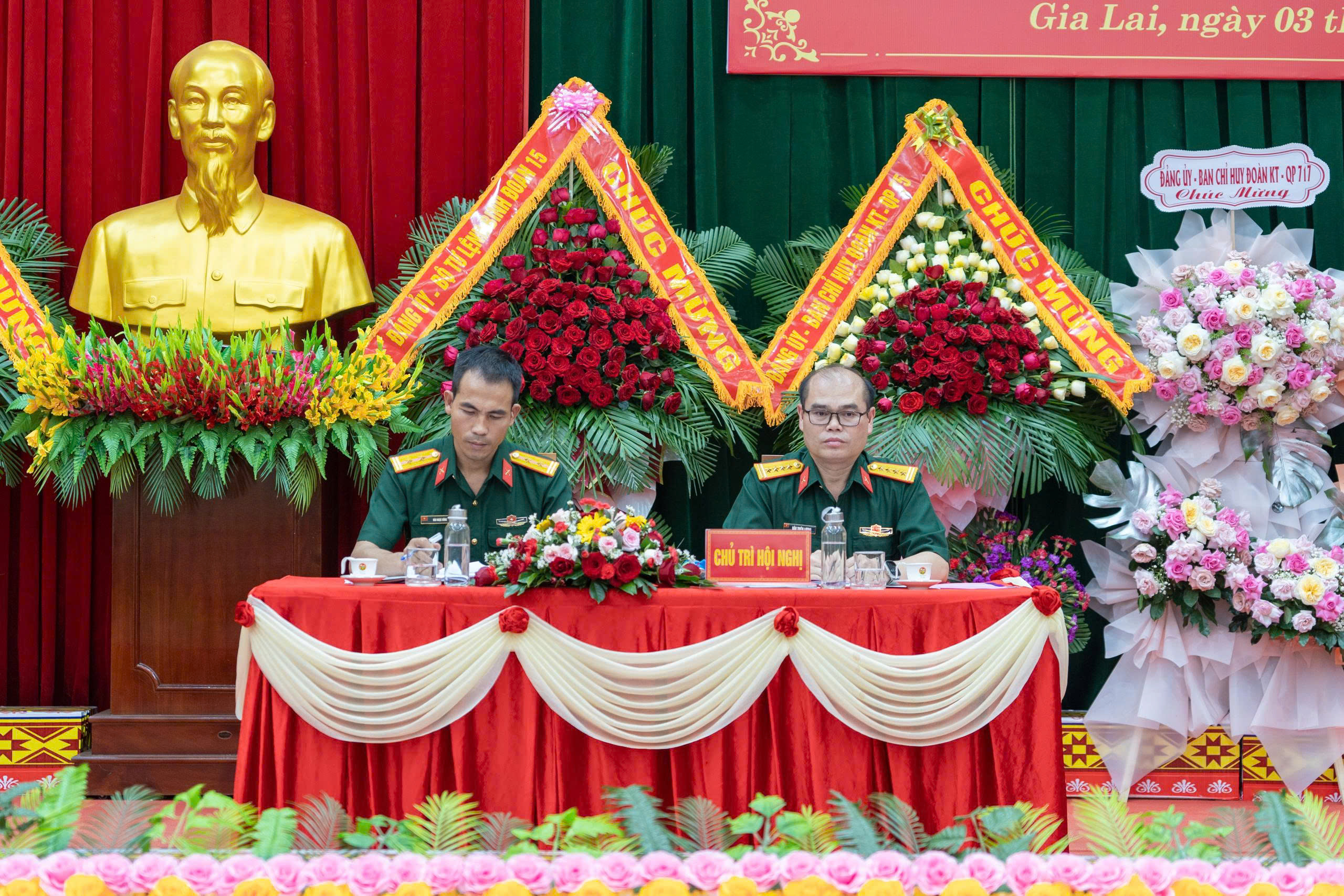 gen-h-z7687947735815_2eeb15f9dcfb80442ec8e1e3c42d2163