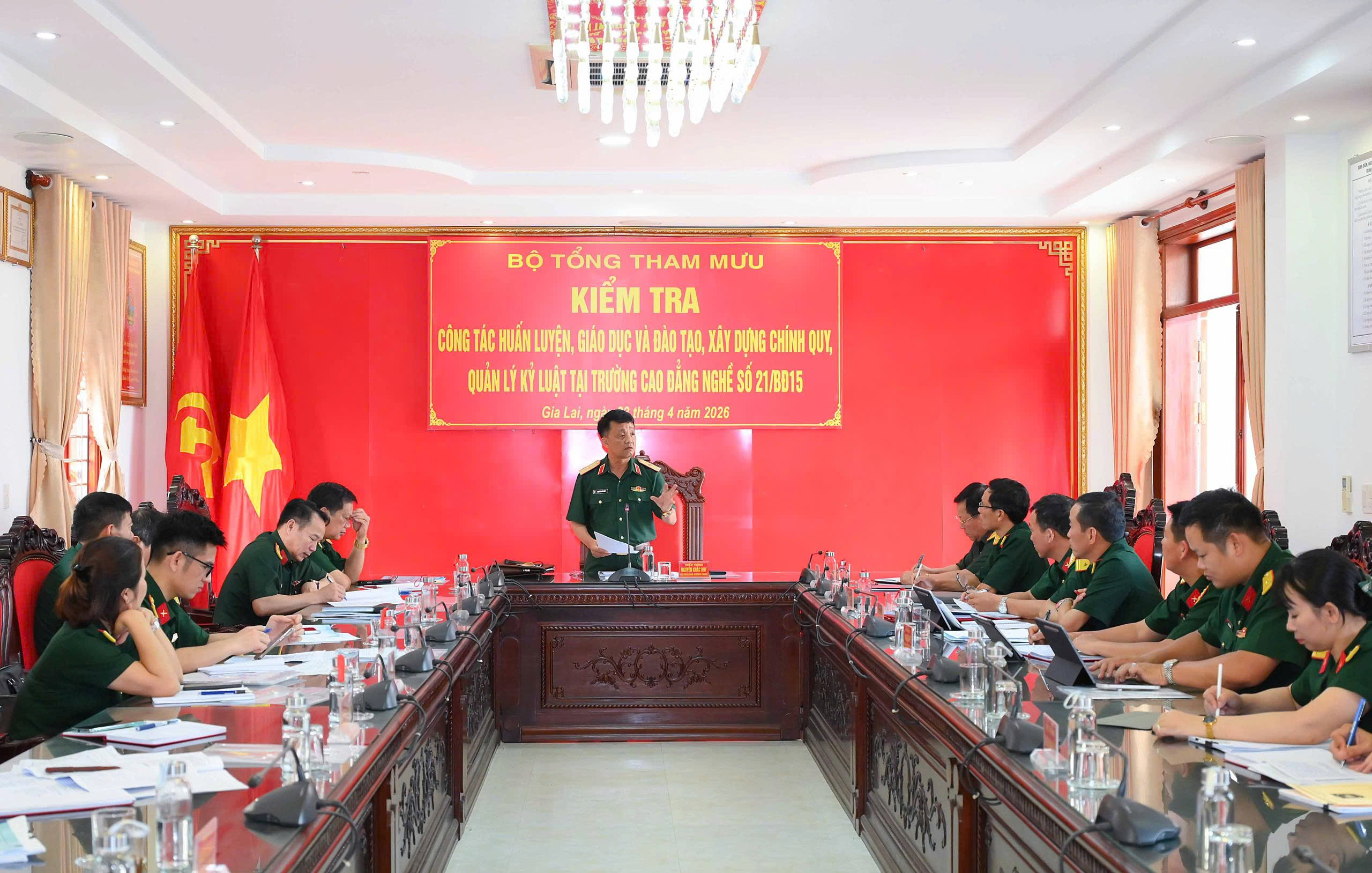 Đoàn công tác Cục Quân huấn - Nhà trường kiểm tra công tác huấn luyện, giáo dục, đào tạo tại Trường Cao đẳng nghề số 21