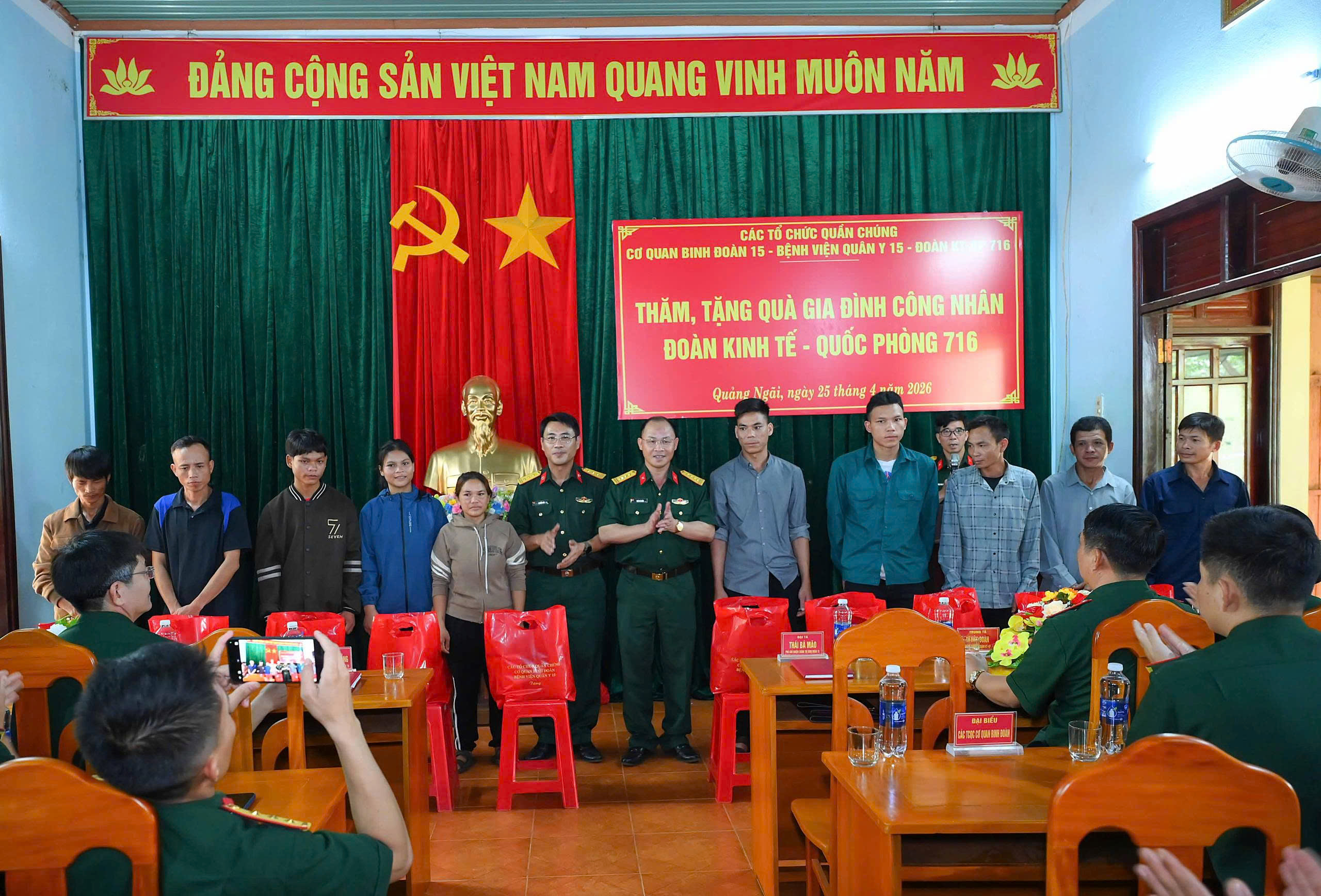 gen-h-z7762648645353_636b233bdabe658370283900ff5e64f9