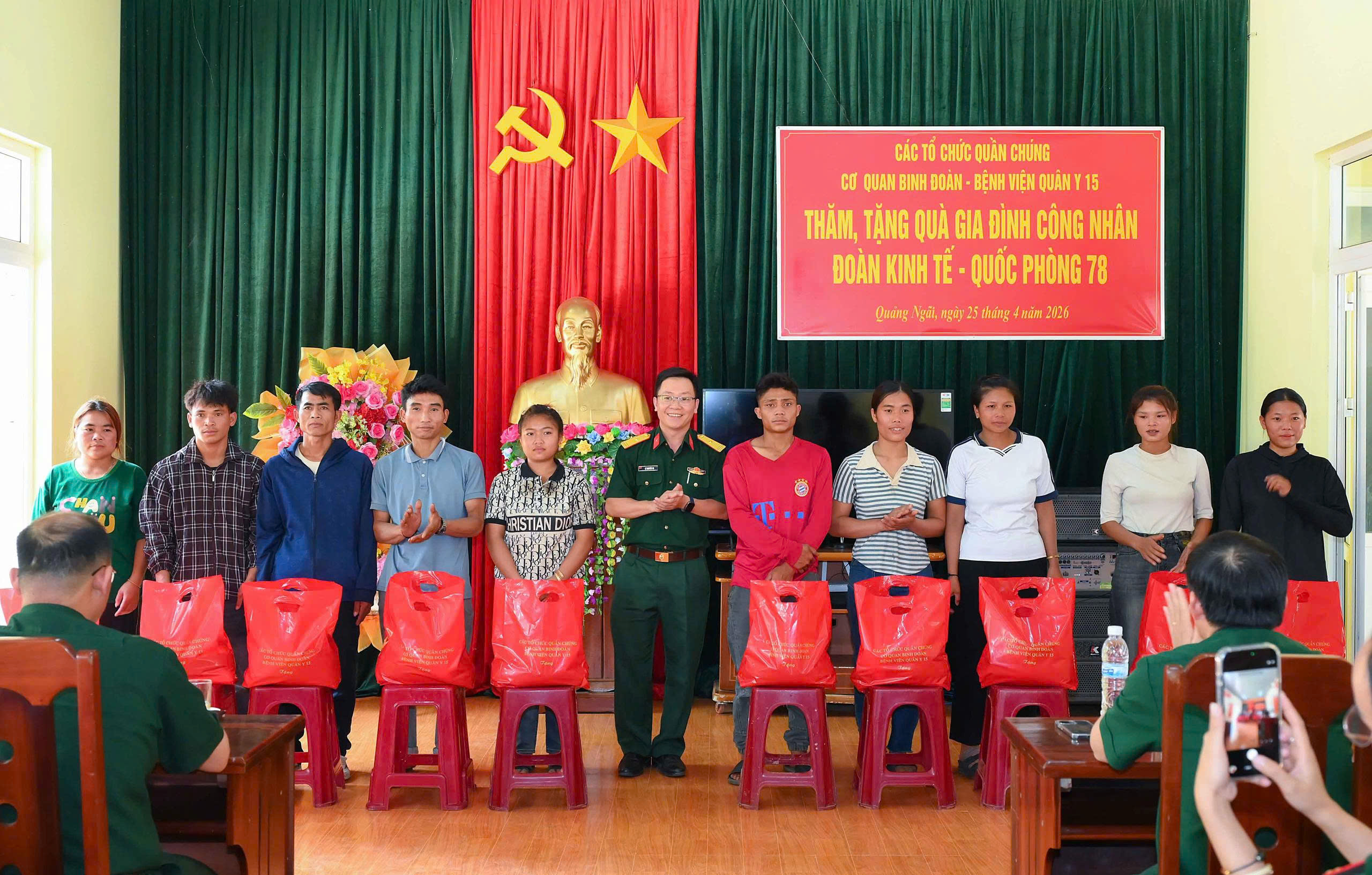 gen-h-z7762649404099_82ce25c21dd47a860ba06817ee5b98d0