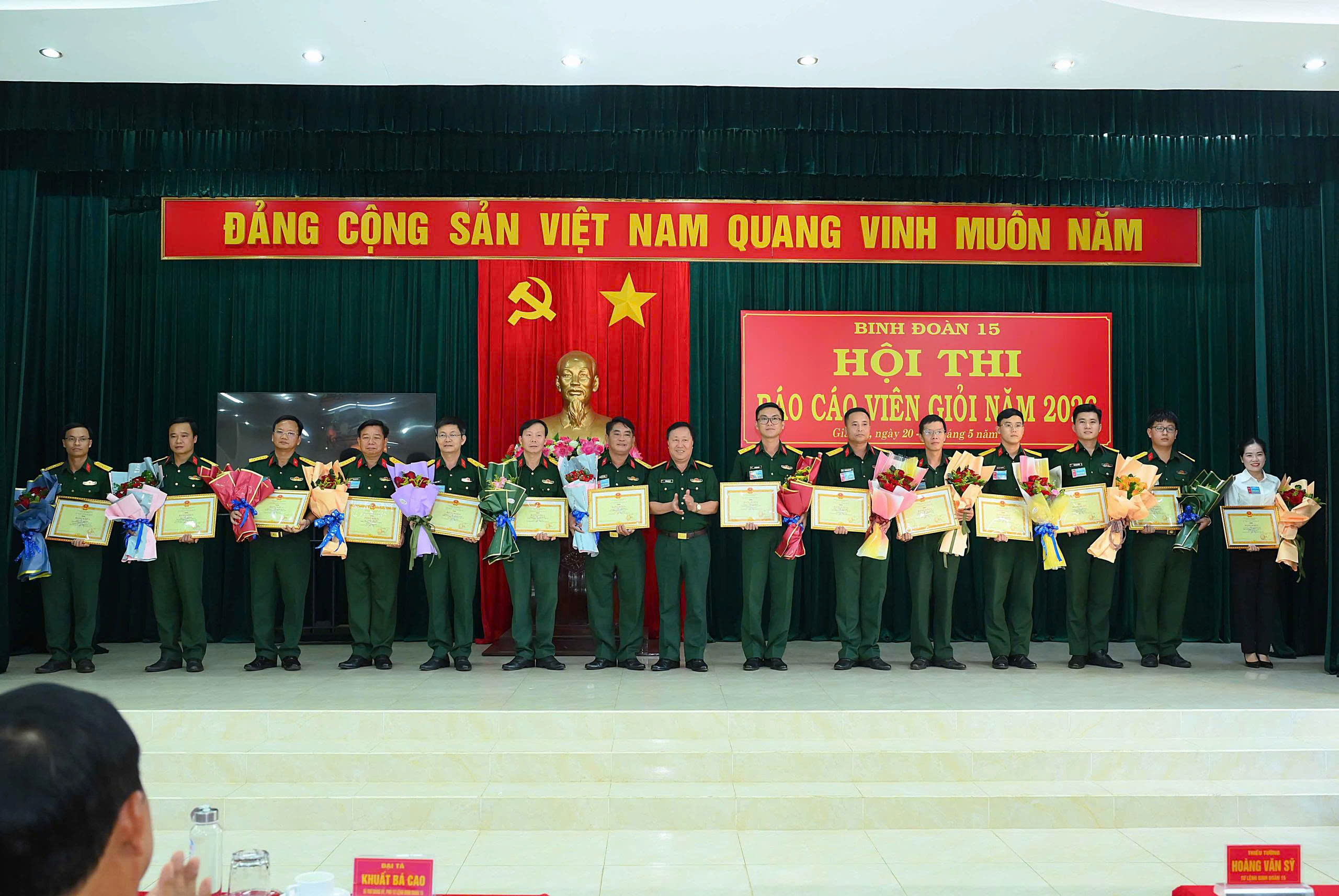 gen-h-z7853970030809_e03656d70e1c322557ca1689108234da