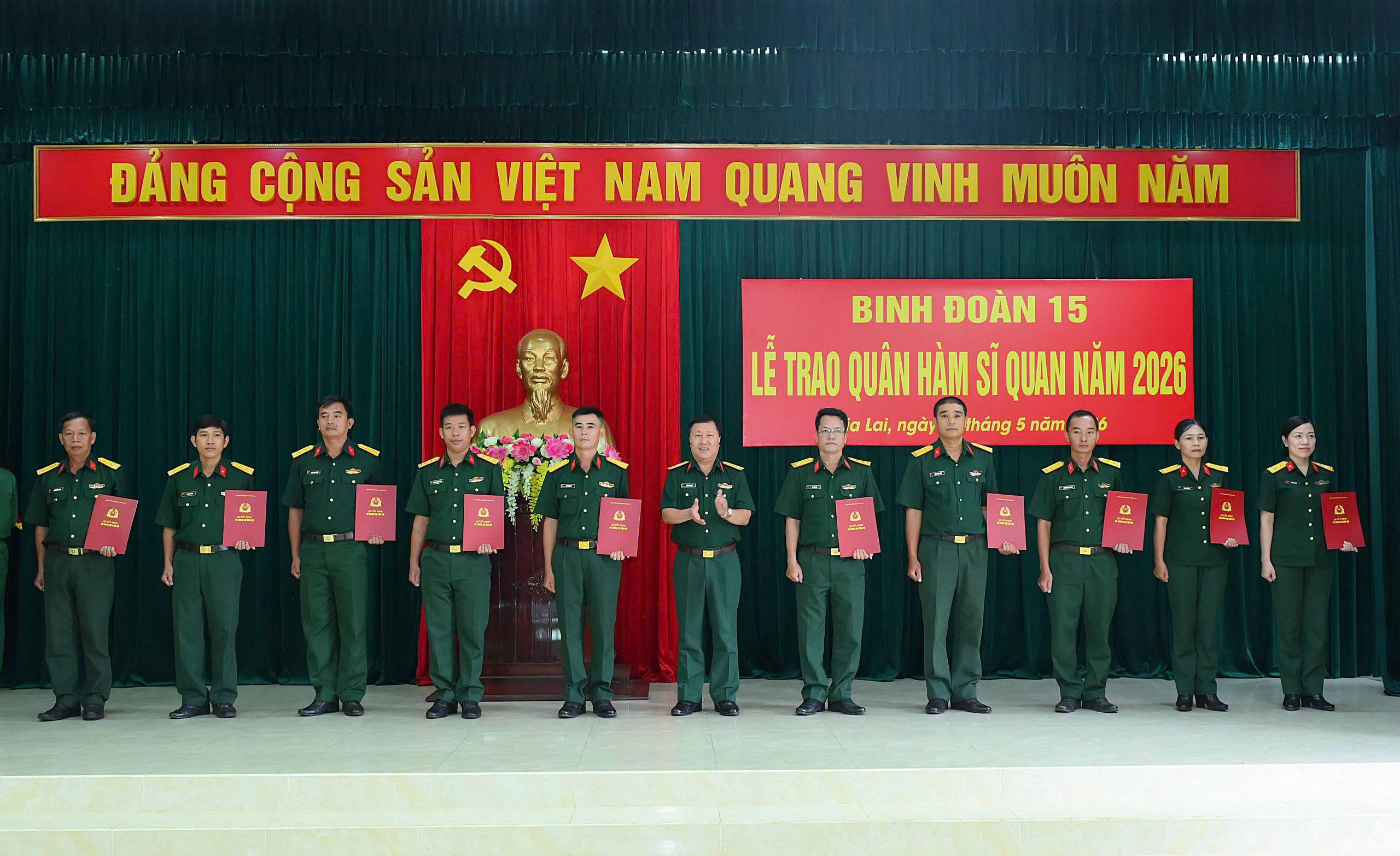 gen-h-z7856196397796_e333402f886d9354dee5288aa03b6c4f