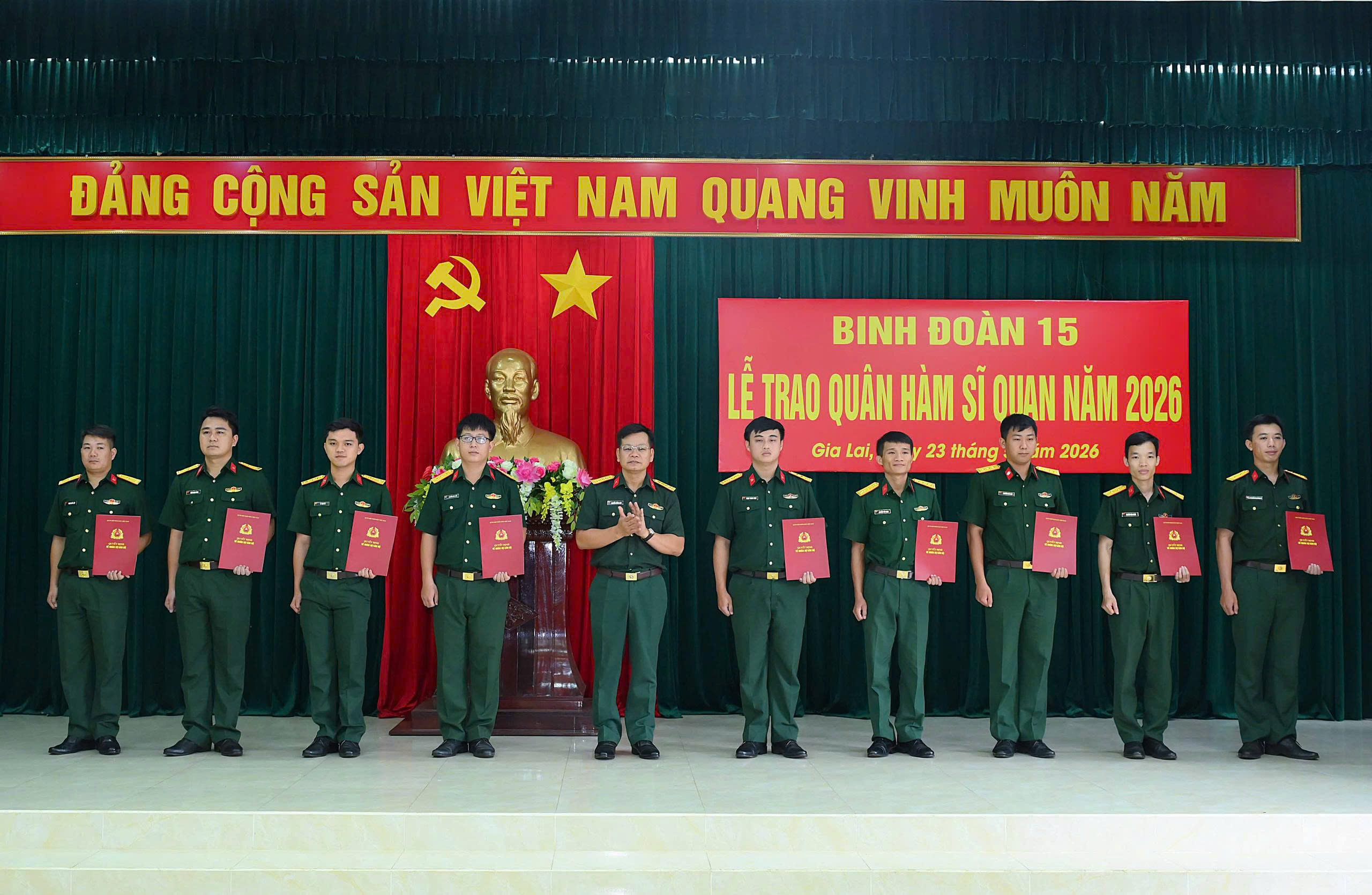 gen-h-z7856196553512_a3511dbbb0e074cf58fca3983b53bdd1