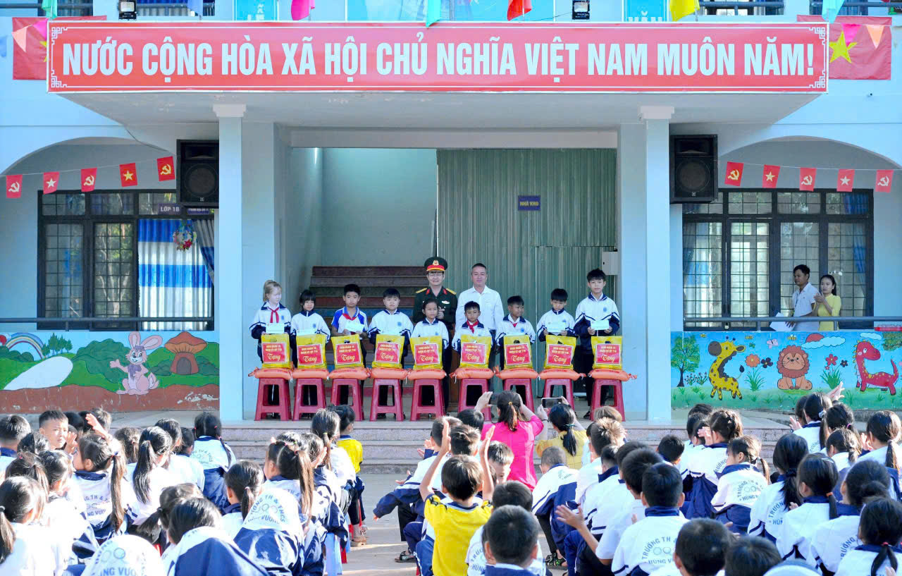 gen-n-z7329734842818_29704b71ae80fb885f7057e19675c2fa