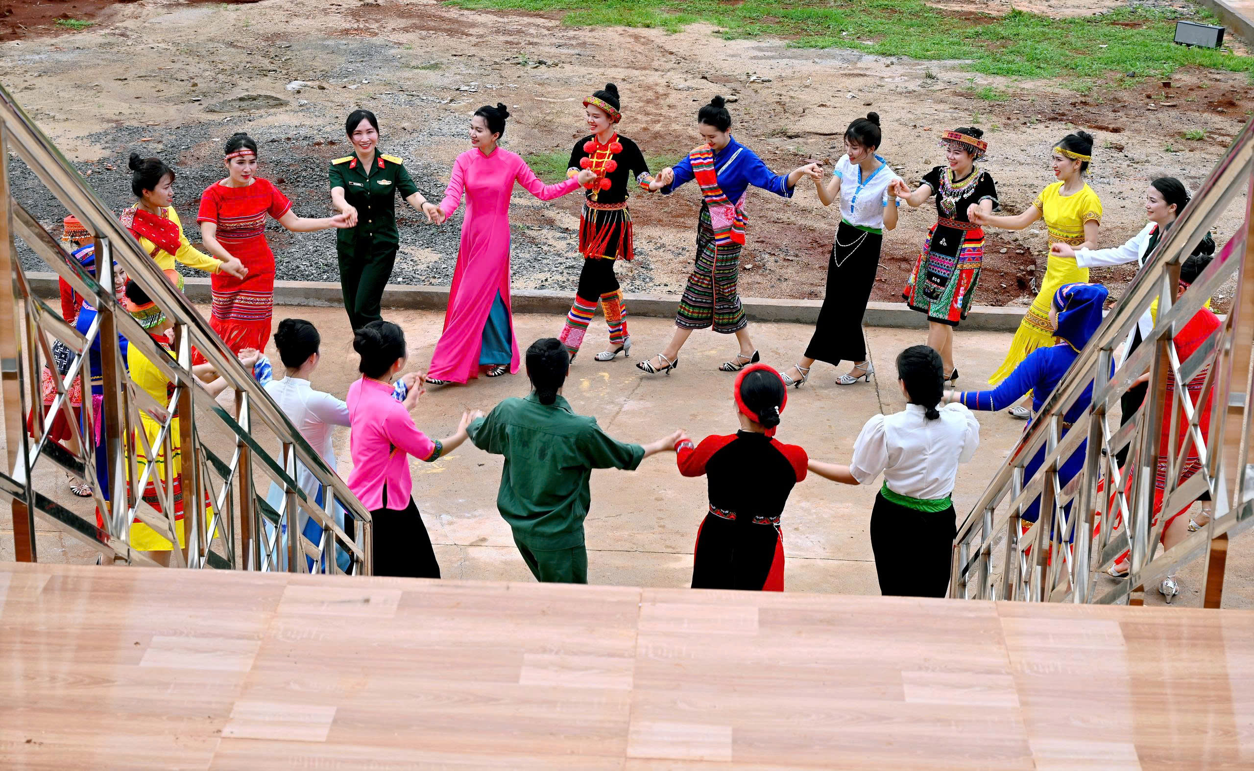 LUYEN TAP DAN VU
