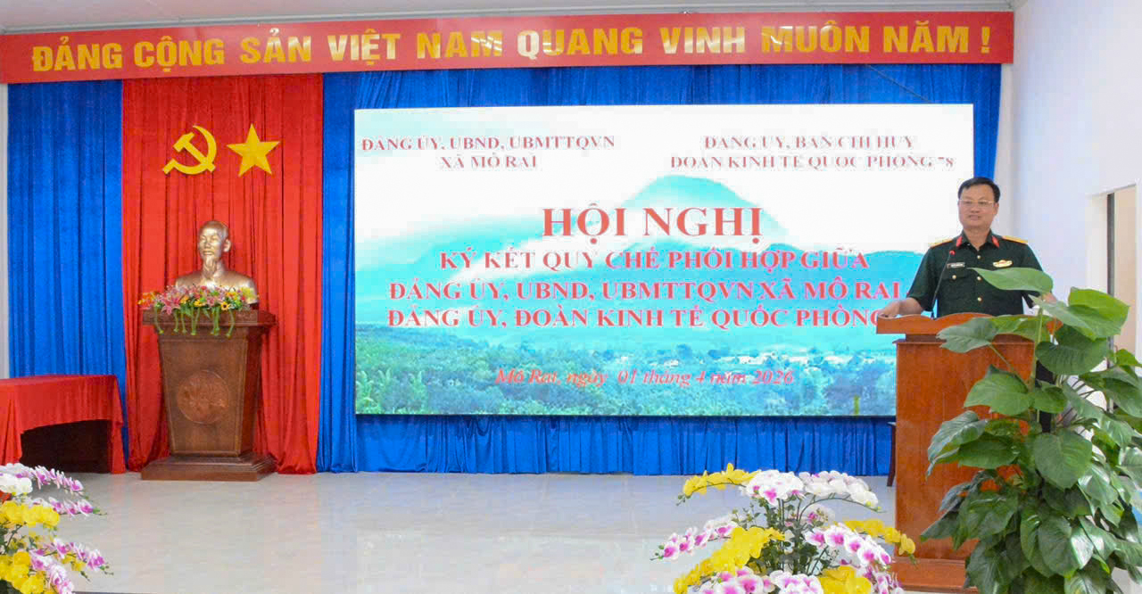 Đồng chí Đại tá Nguyễn Trường Vinh - Đoàn trưởng Đoàn KTQP 78 phát biểu tại Hội nghị