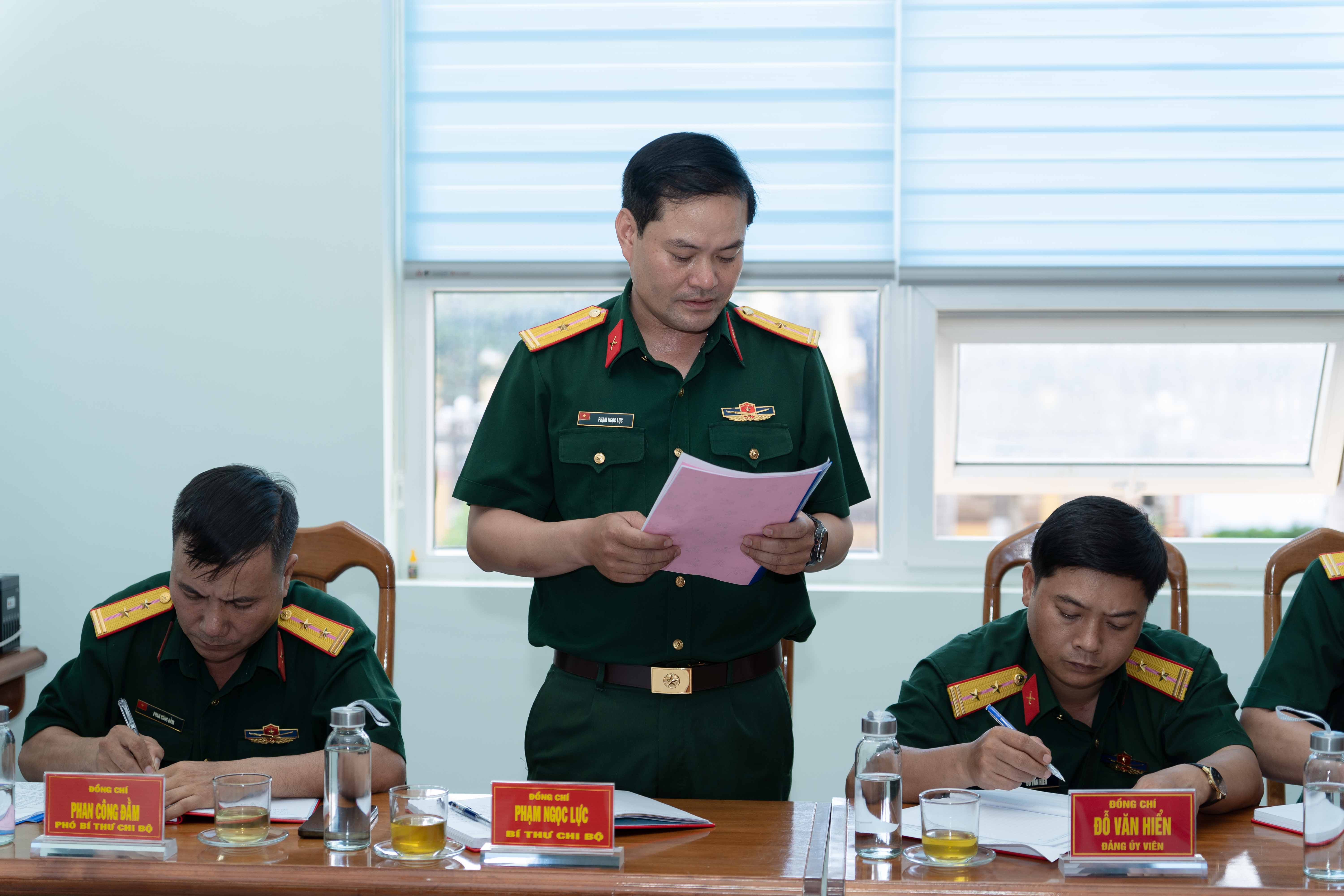 VAN06317