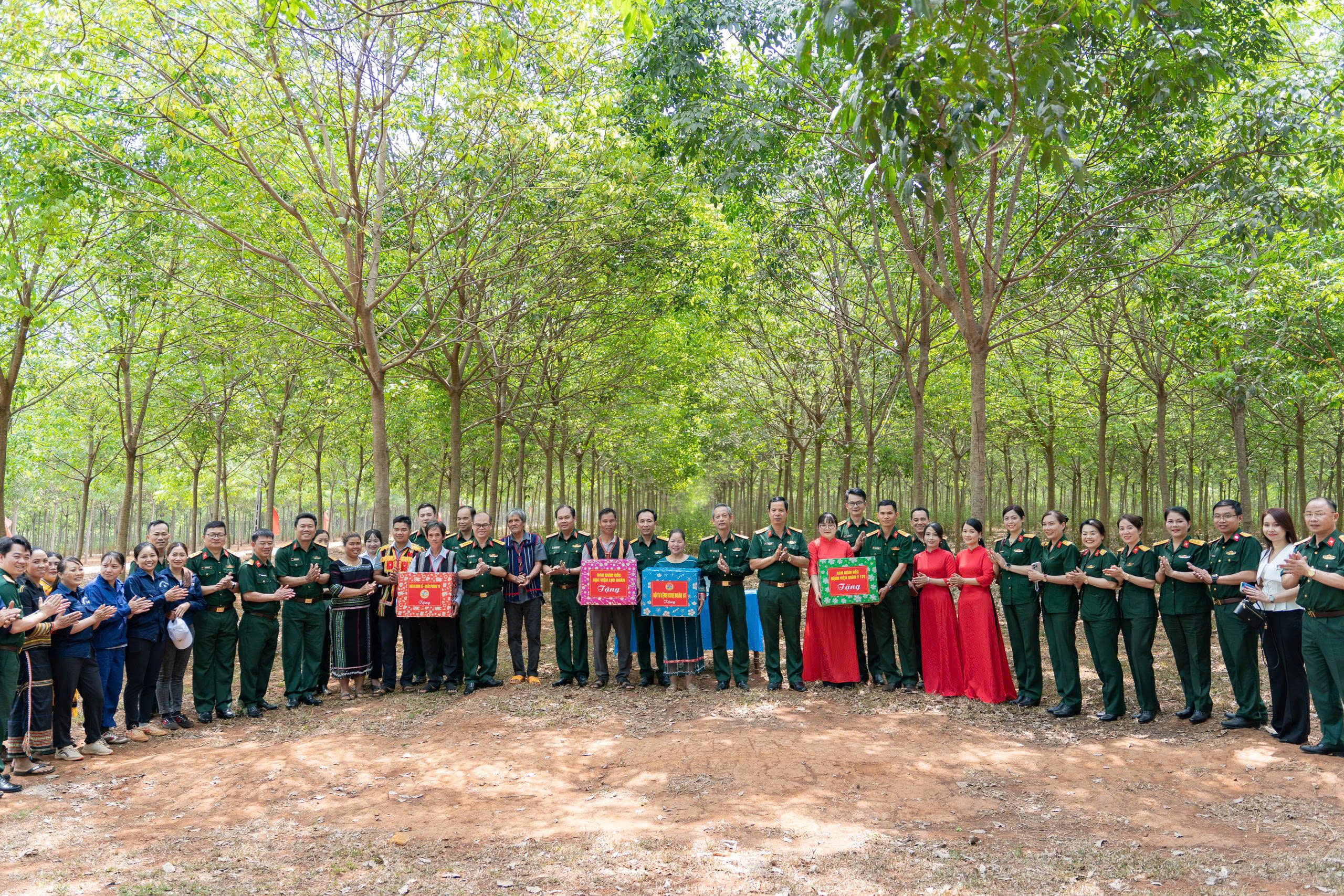 z7753795399008_cee1138c19a39ca5808552a381789581