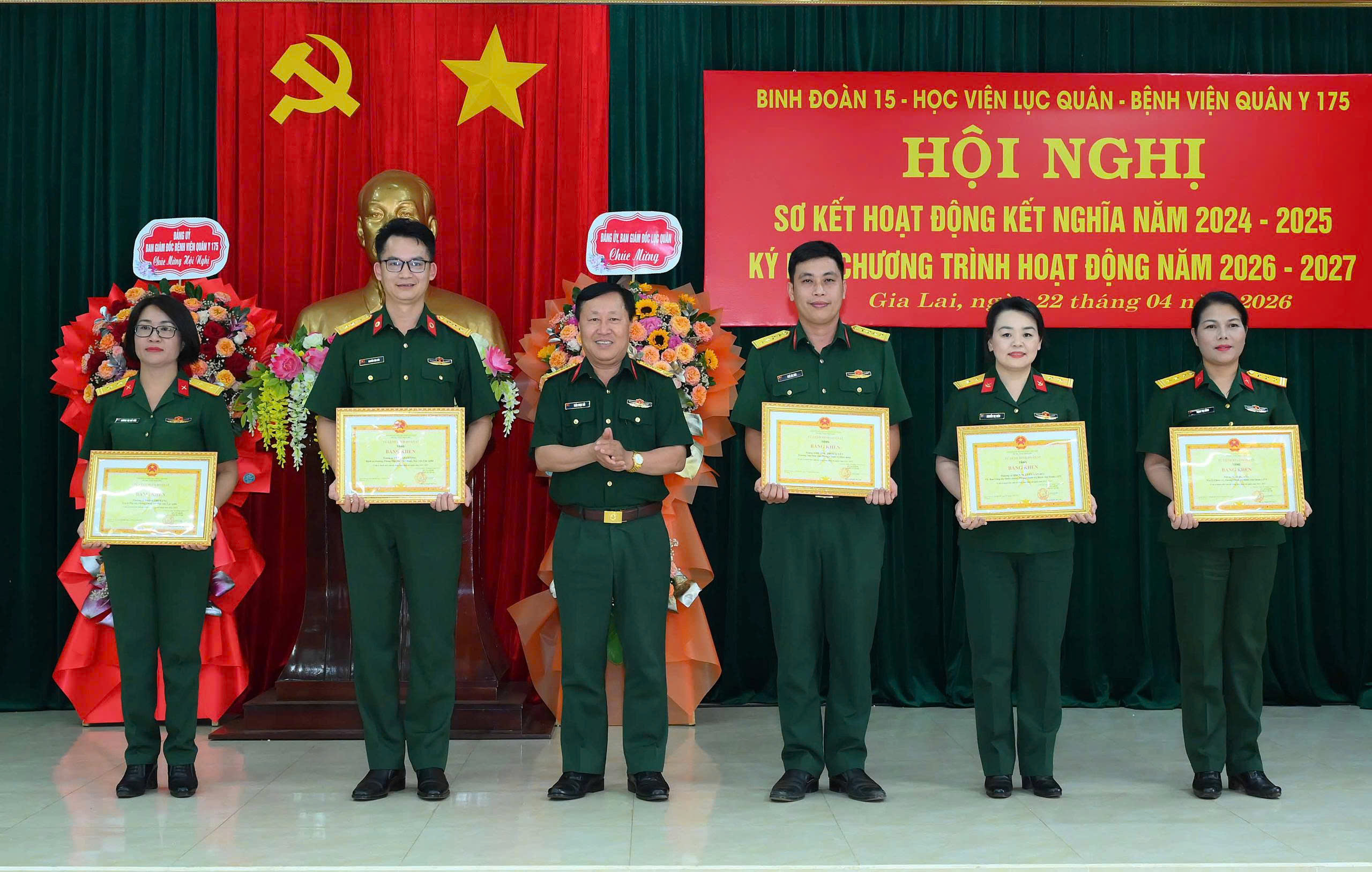 z7753810837948_48dc94aff74d626c61f56be964853456