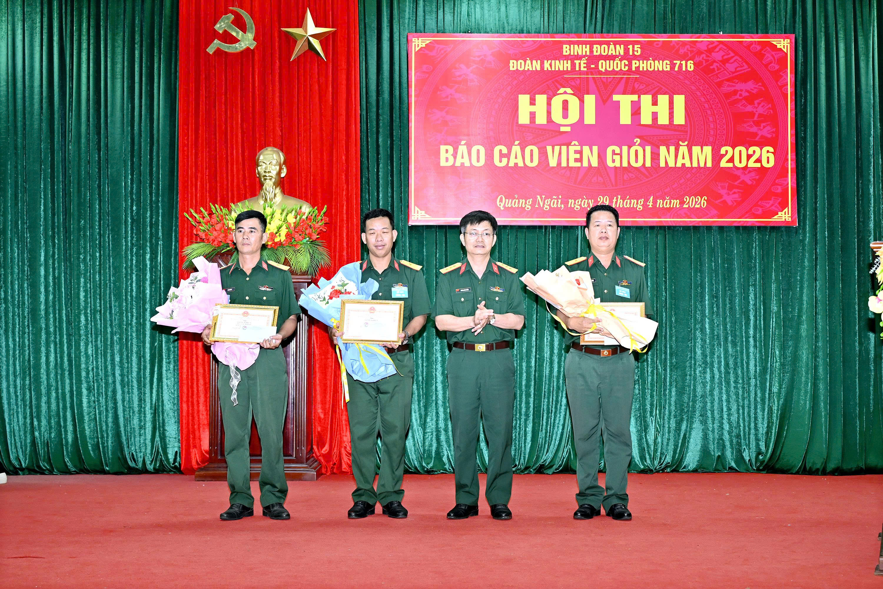 z7776383171081_b332ece98caad56ff7fa799957aec7b2