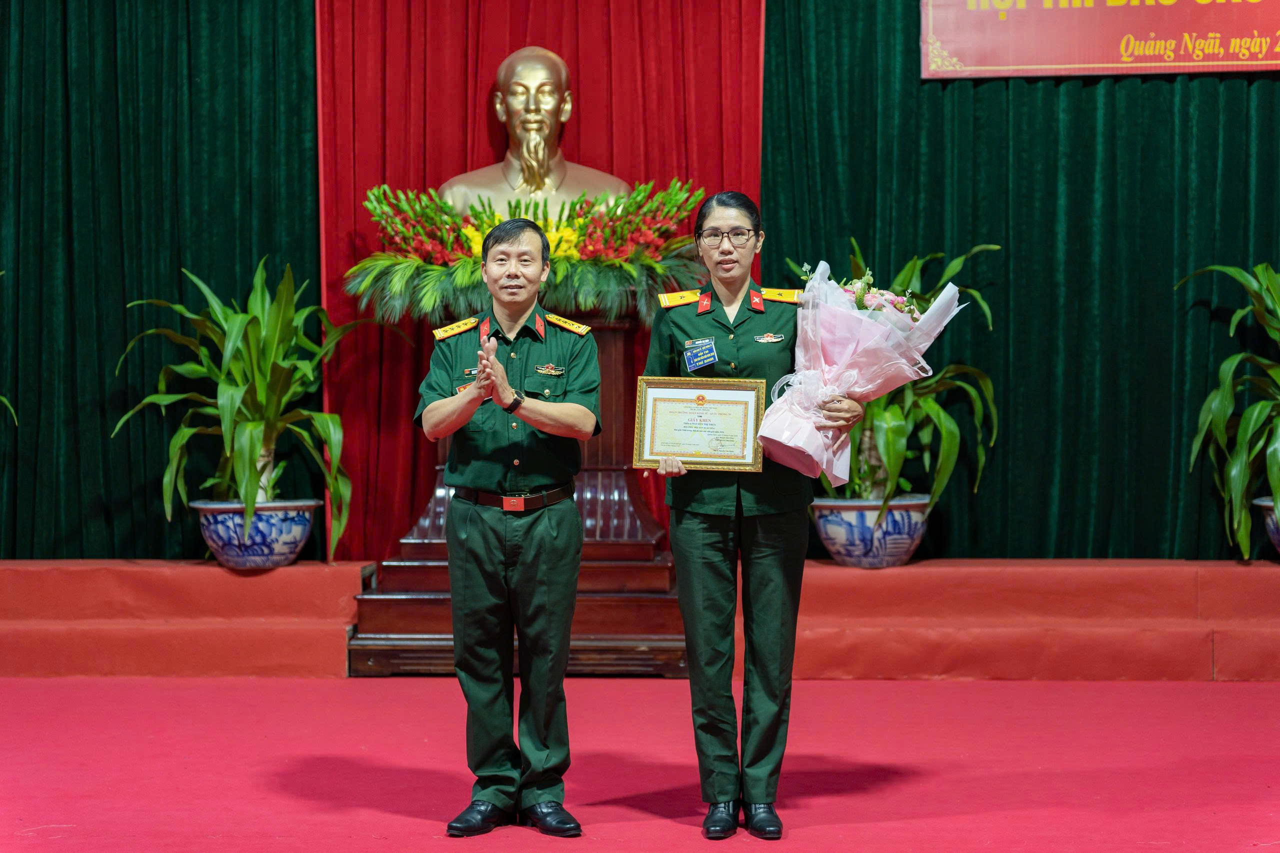 z7777261576600_40f132f95cd30355275da6569825bc7d