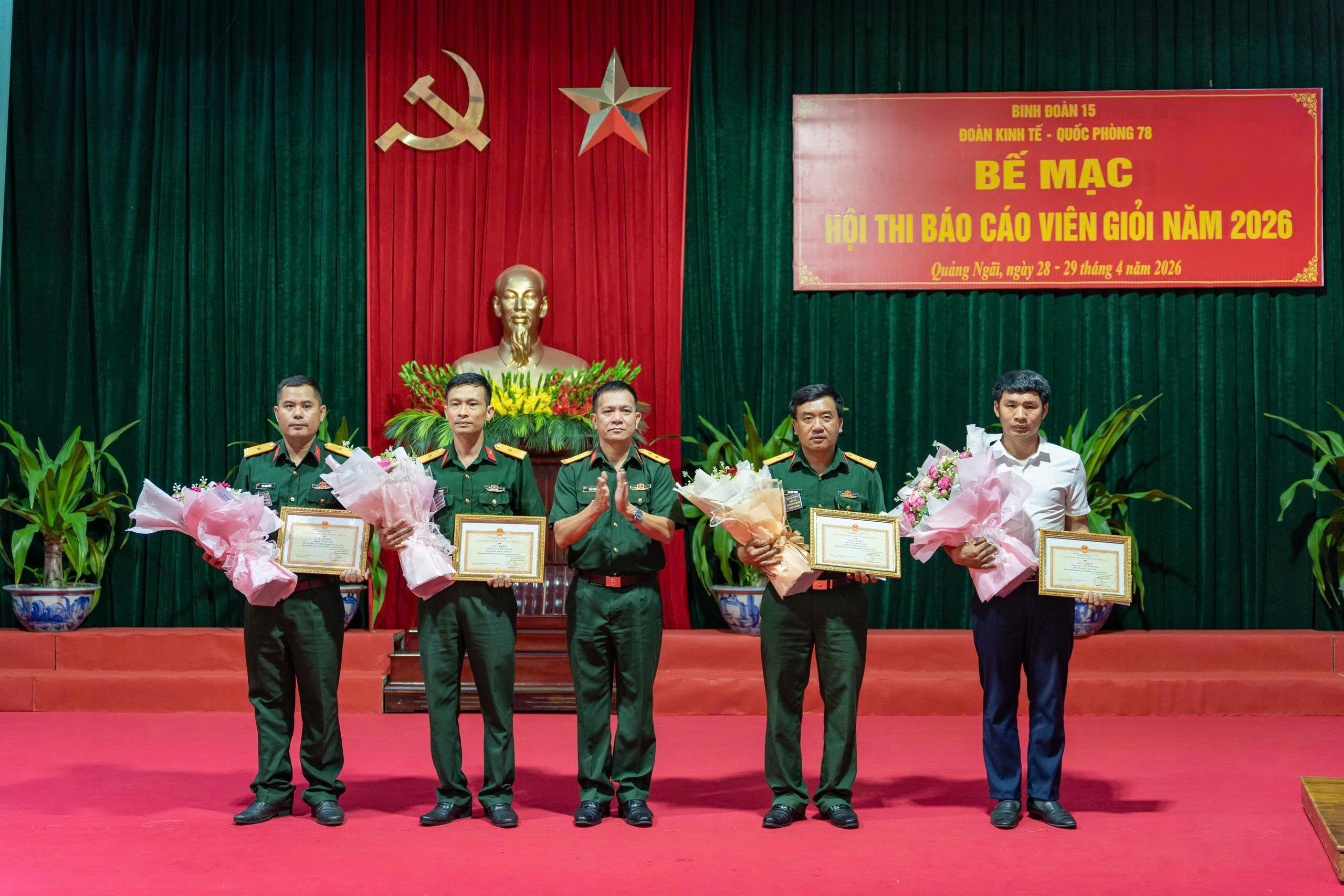 z7777261677201_de3cadd776d7f9023d4799f631ecef9c